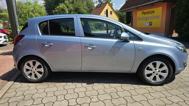 Opel Corsa view 4