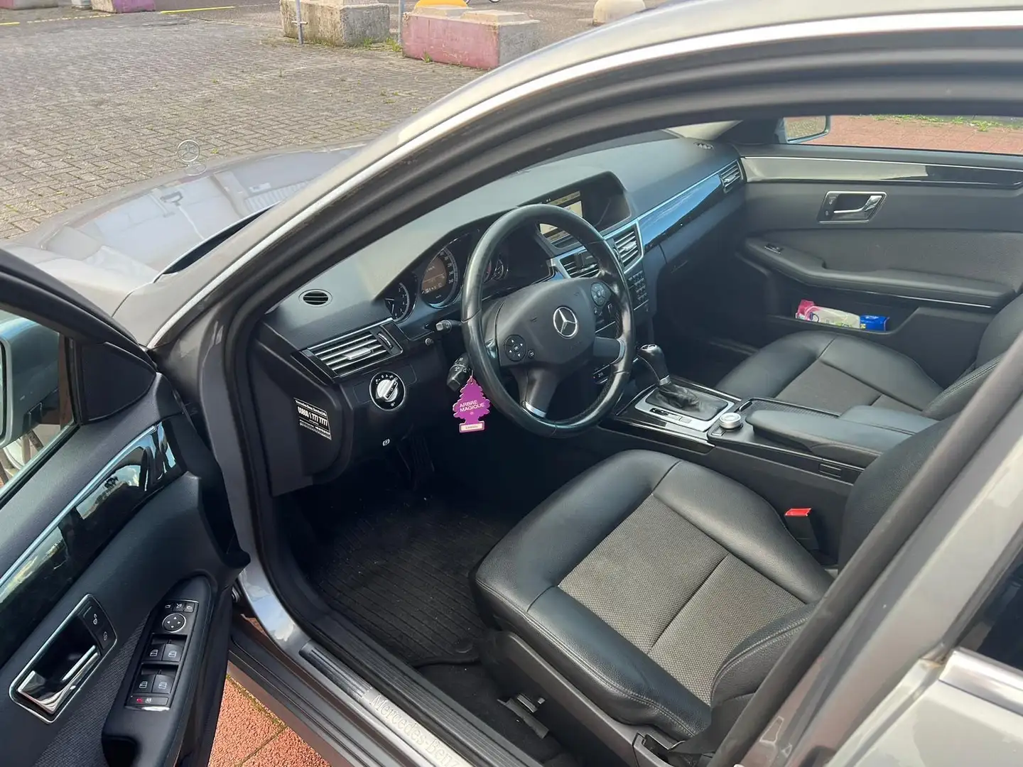 Mercedes-Benz E 220 Avantgarde APK TOT 04-2026 EURO5 Grijs - 2