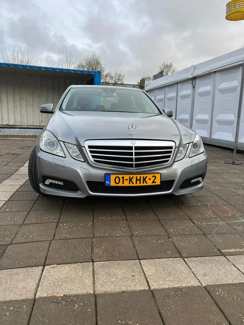 Mercedes-Benz E 220 Avantgarde APK TOT 04-2026 EURO5 Grijs - 1