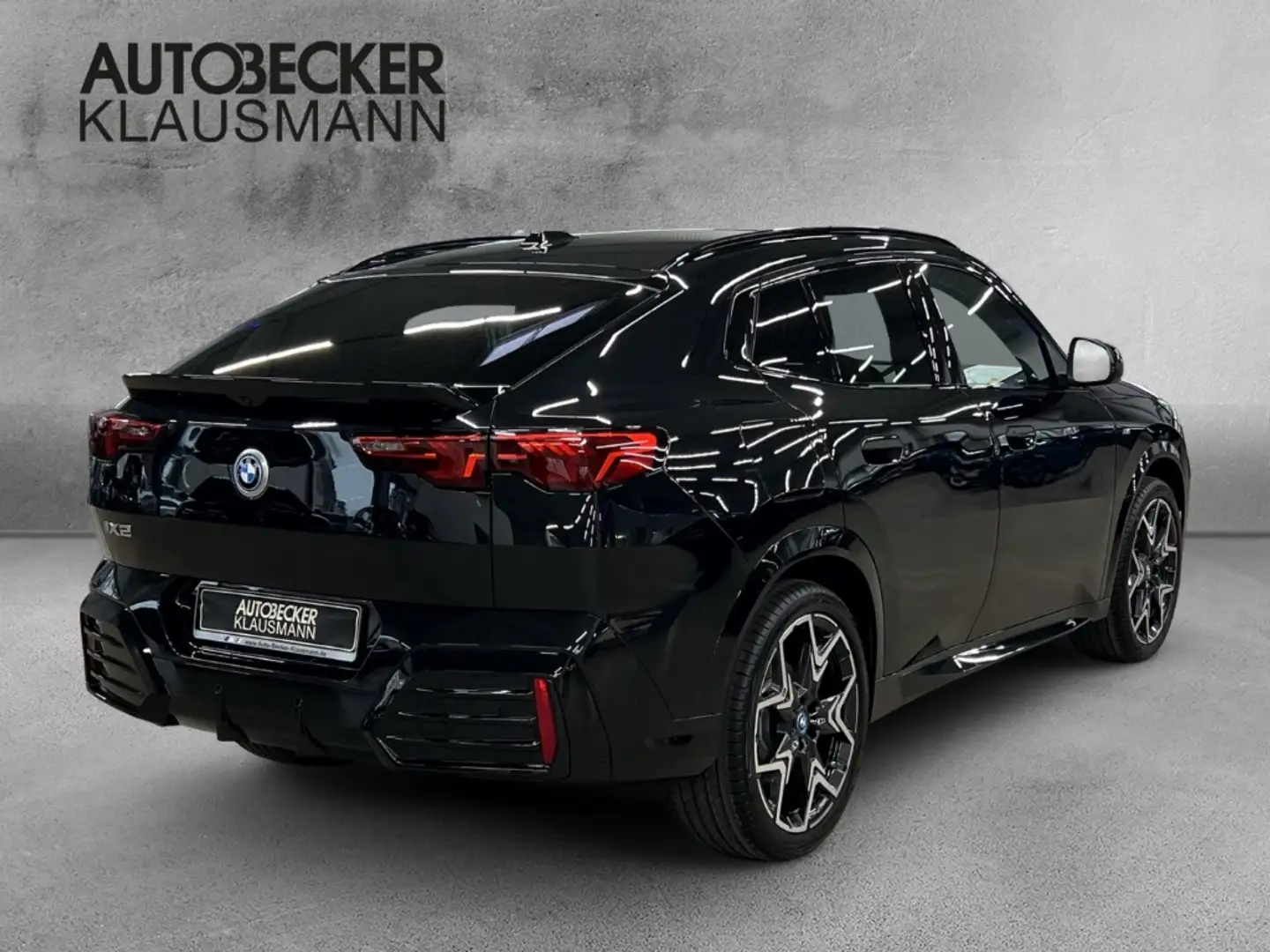BMW X2 eDrive20 M Sport LMR 20'' AD AHK-klappbar Navi dig Zwart - 2