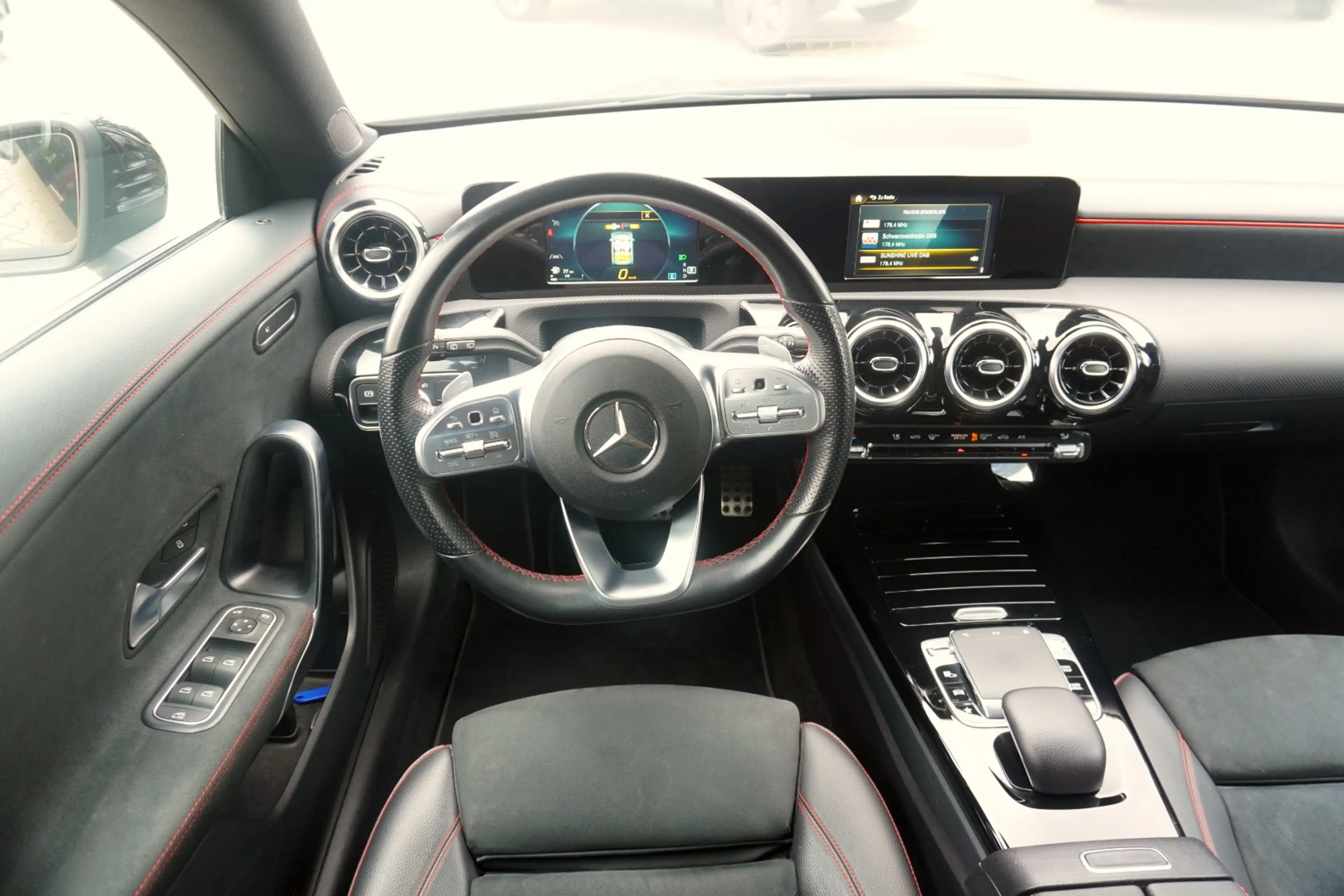 Mercedes-Benz CLA 220 AMG Line DAB AHK Kamera Navi Alcantara — photo 13