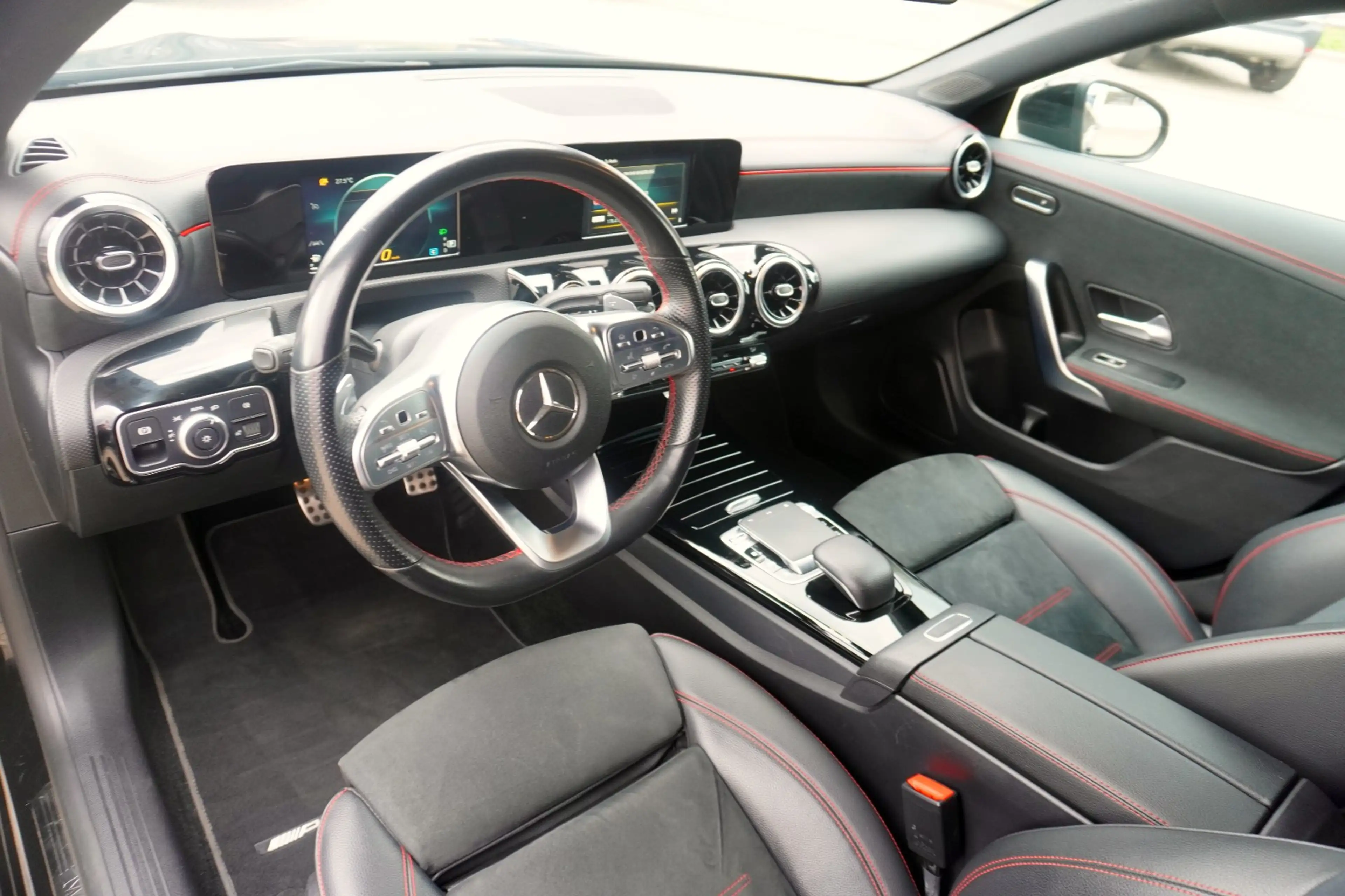 Mercedes-Benz CLA 220 AMG Line DAB AHK Kamera Navi Alcantara — photo 11