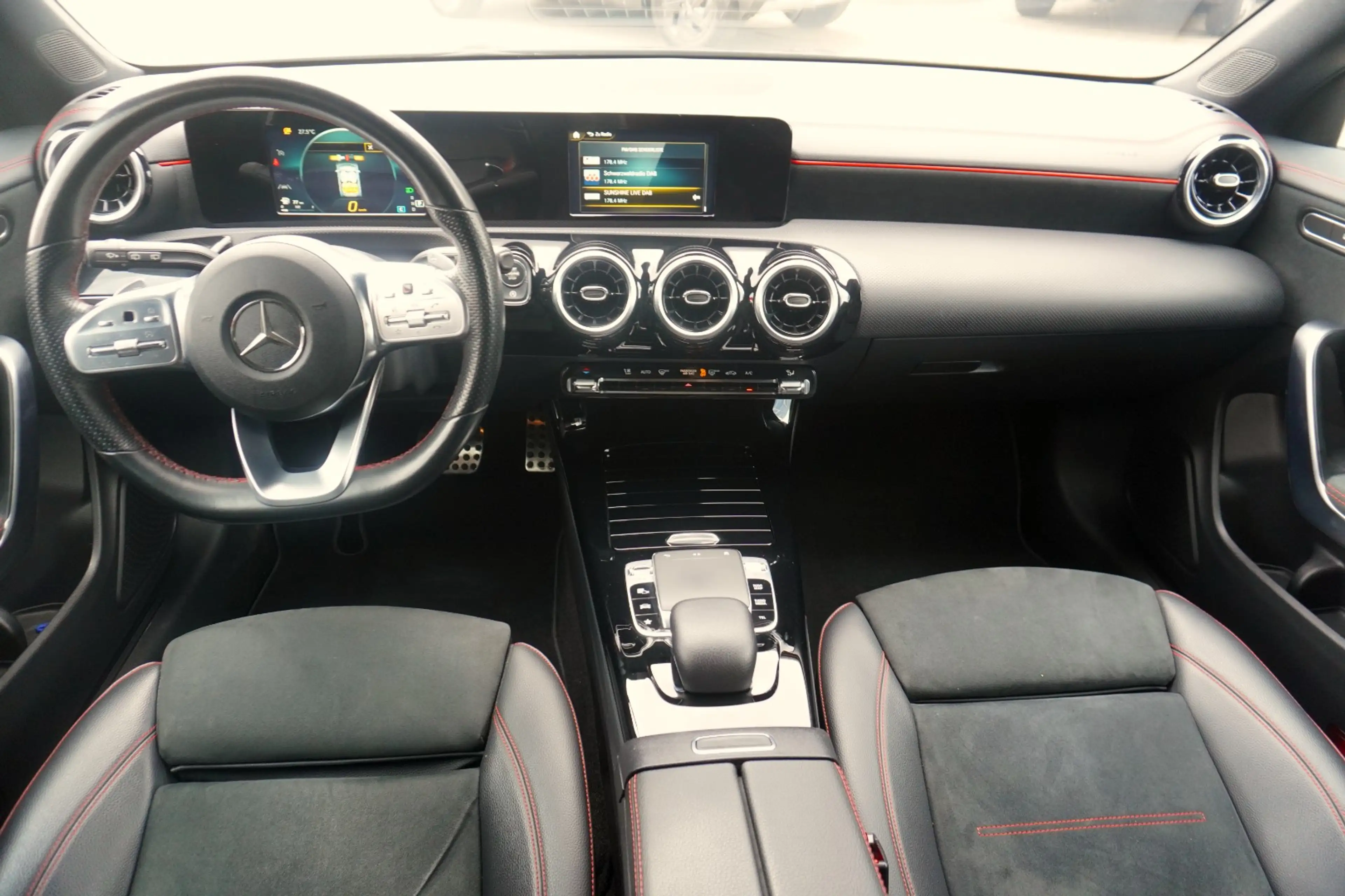 Mercedes-Benz CLA 220 AMG Line DAB AHK Kamera Navi Alcantara — photo 12