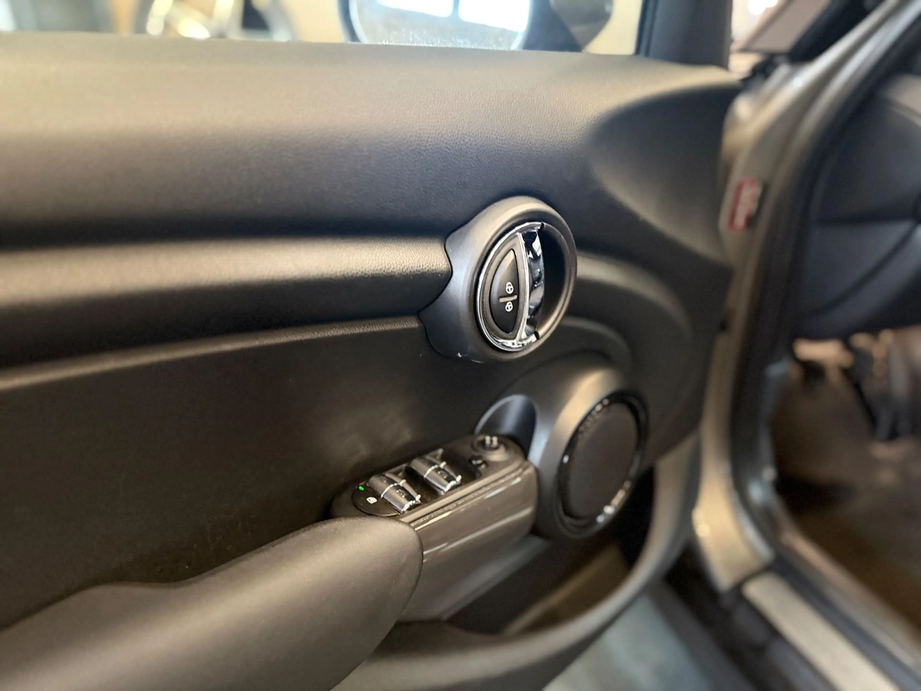 MINI One 5-trg. One Parktronic 39500km — photo 11