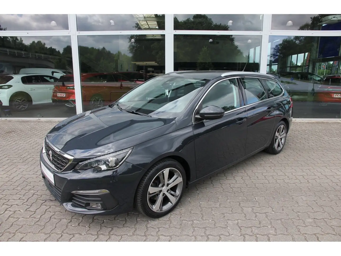 Peugeot 308 SW Allure PT 130 AHK Navi Grau - 1
