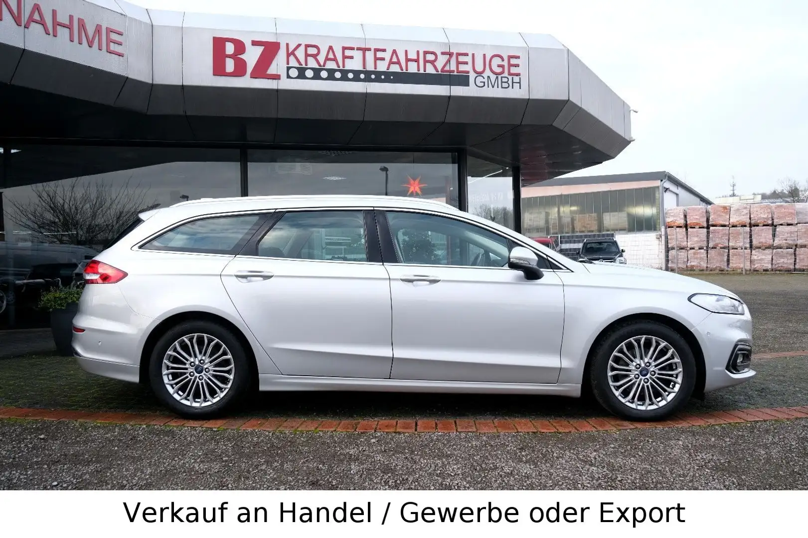 Ford Mondeo Turnier 2.0 TDCI Titanium NAVI PDC AHK SH Argintiu - 2