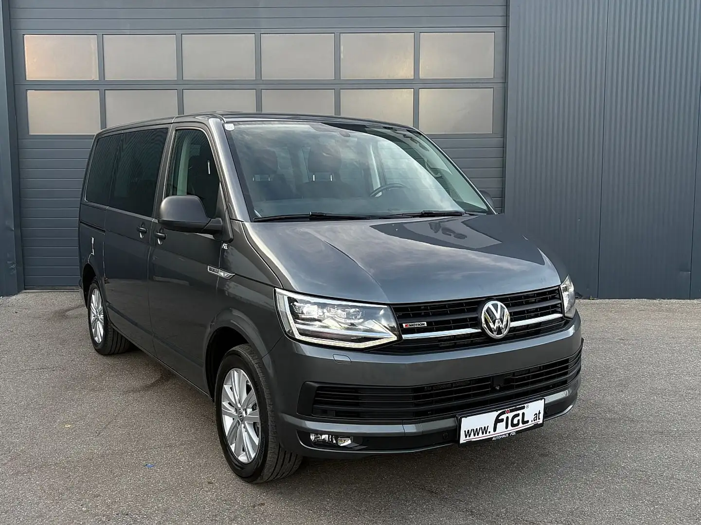 Volkswagen Multivan Trendline 2,0 TDI 4Motion BMT DSG*Stan... Grau - 1