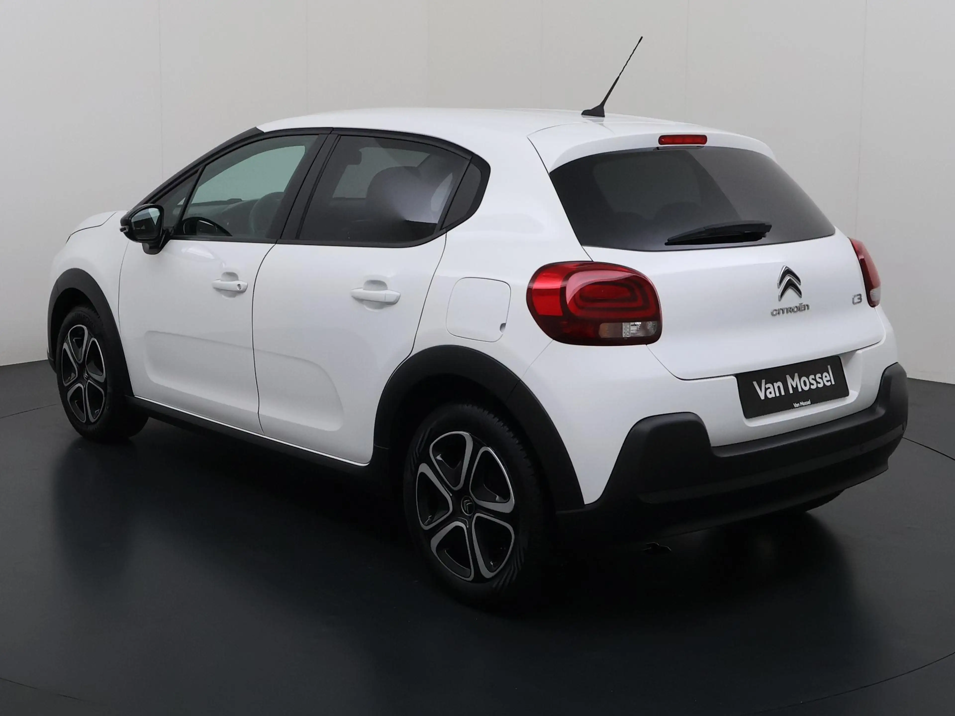 Citroen C3 1.2 PureTech Feel | Navigatie | Cruise control | A — photo 2