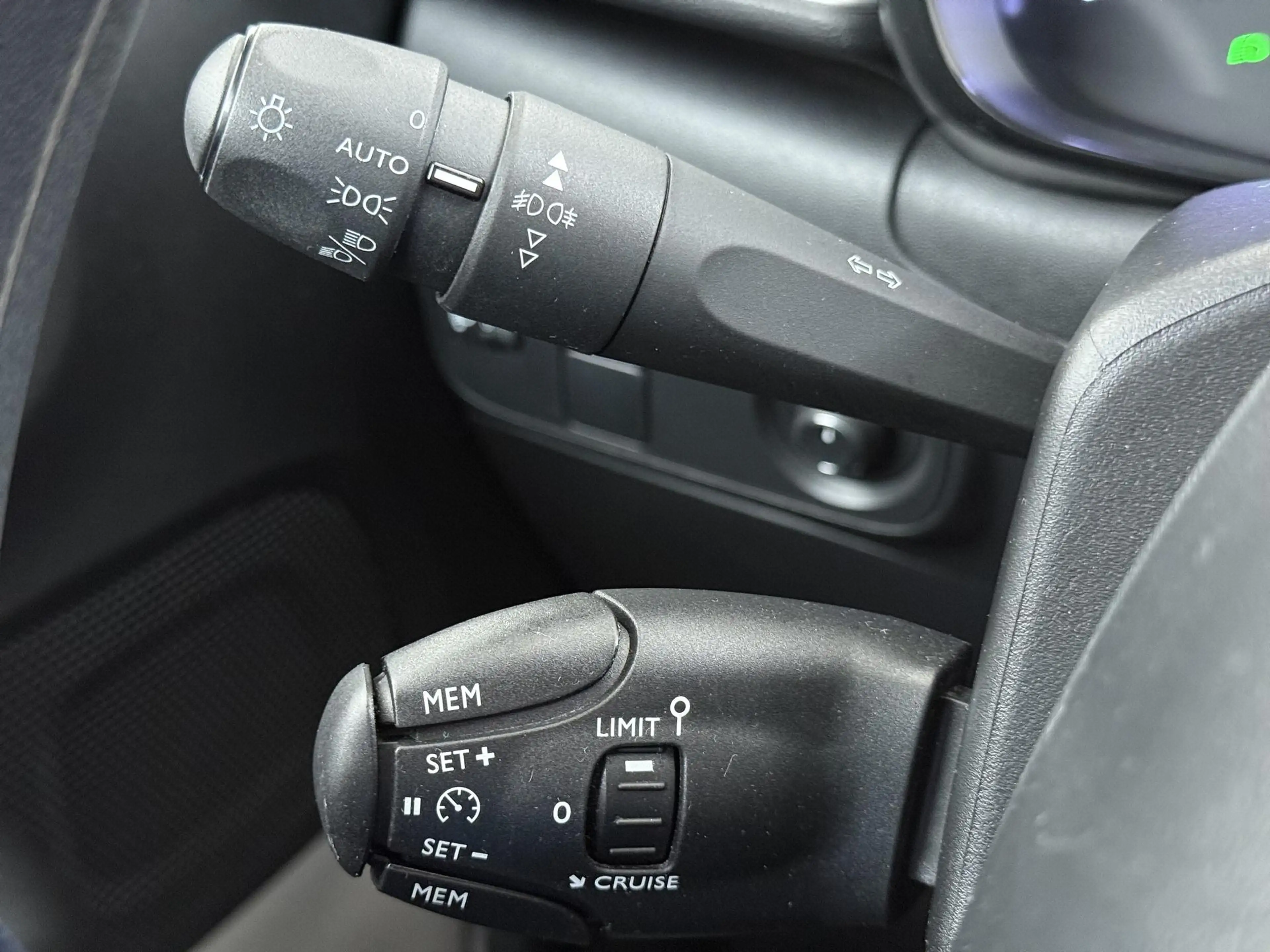 Citroen C3 1.2 PureTech Feel | Navigatie | Cruise control | A — photo 11