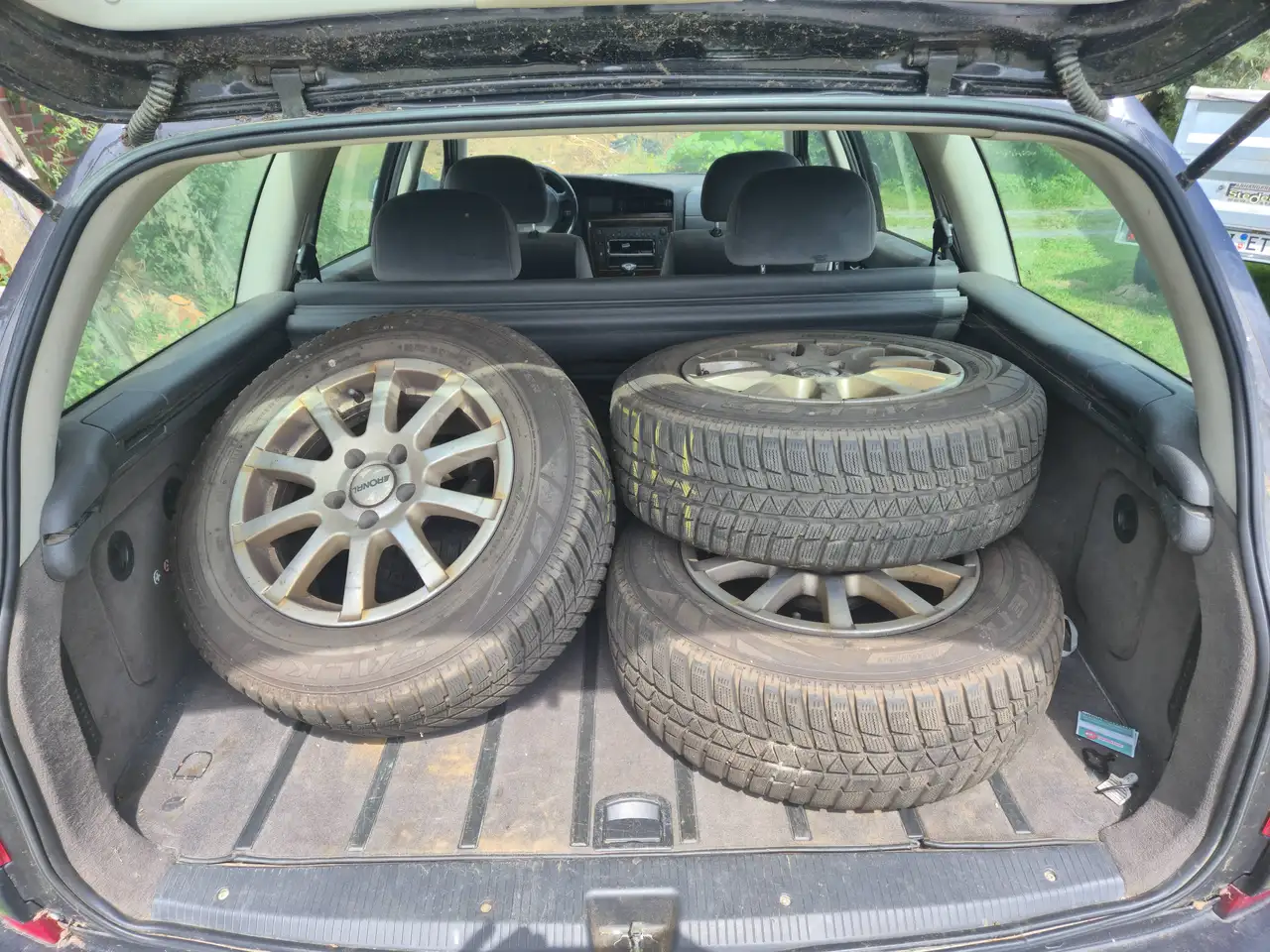 Opel Omega Caravan MV6, foto 4