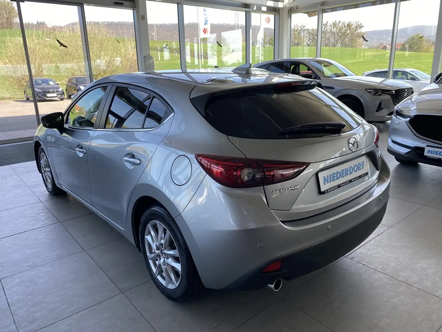 Mazda 3 2.0 Center-Line Sitzhzg Tempomat  Einpark Silber - 2