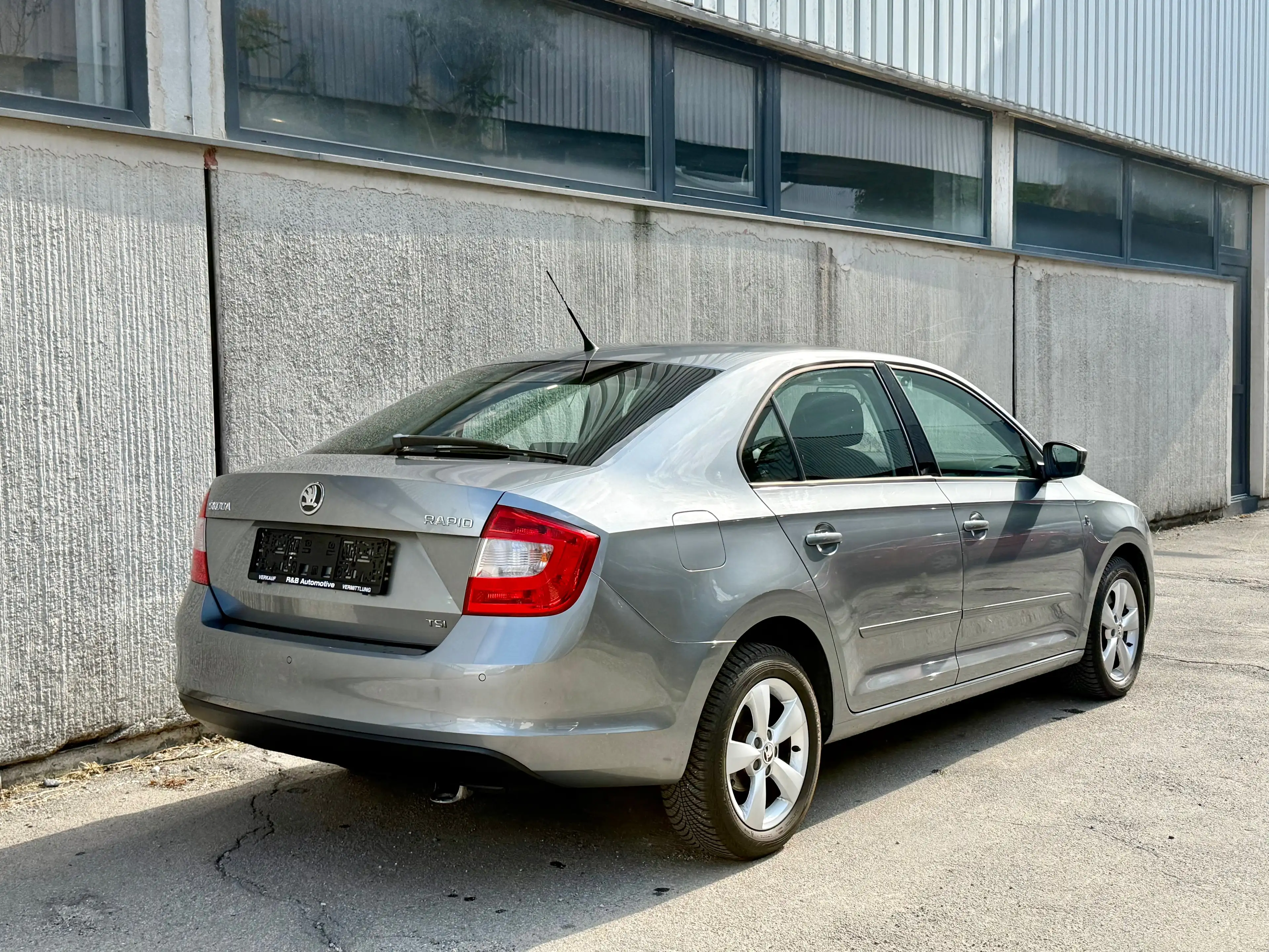 Skoda Rapid/Spaceback Elegance 1.2 TSI *NUR 66tkm*PICKERL NEU* — photo 4