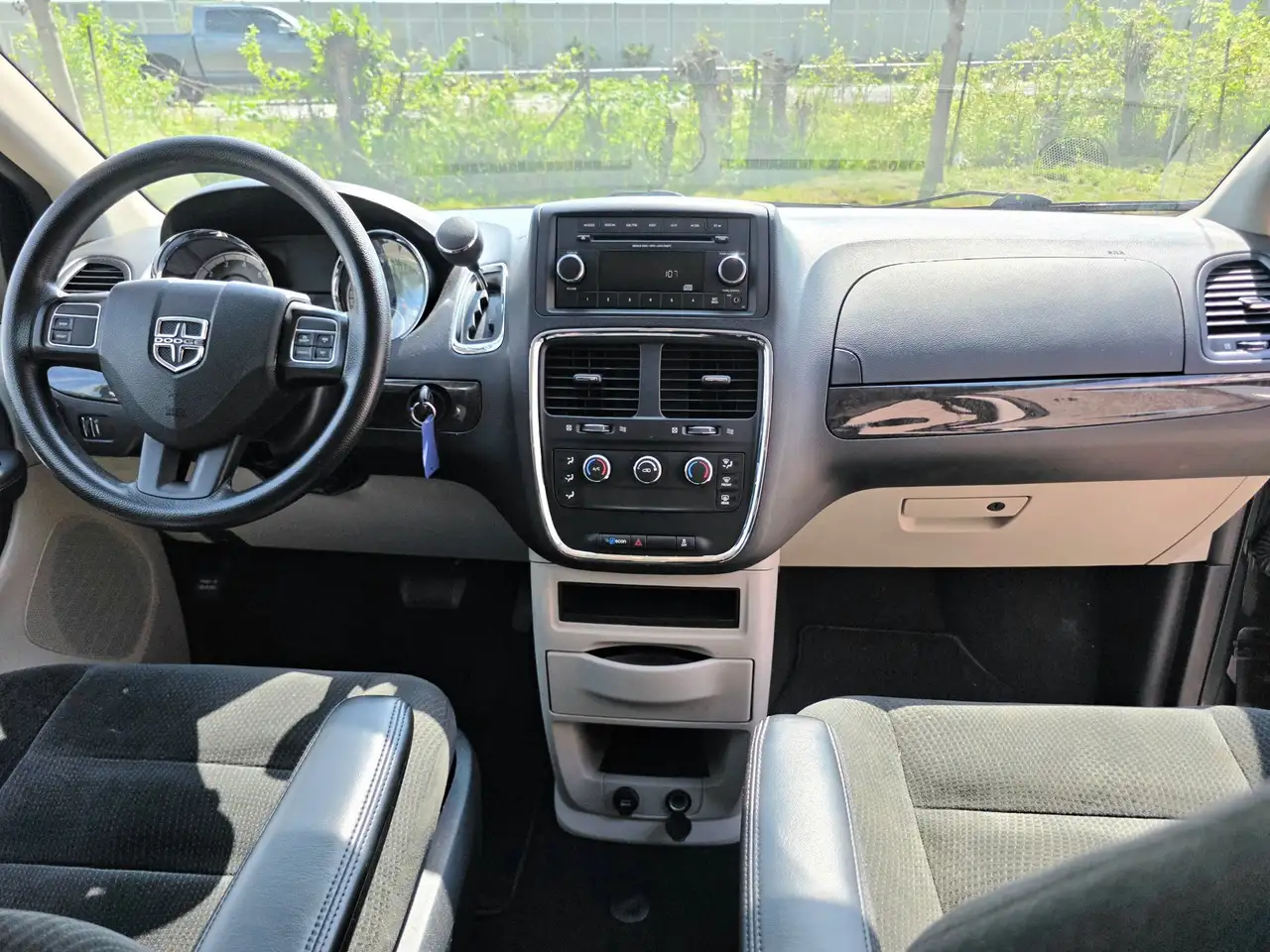 Dodge Grand Caravan снимка Dodge Grand Caravan