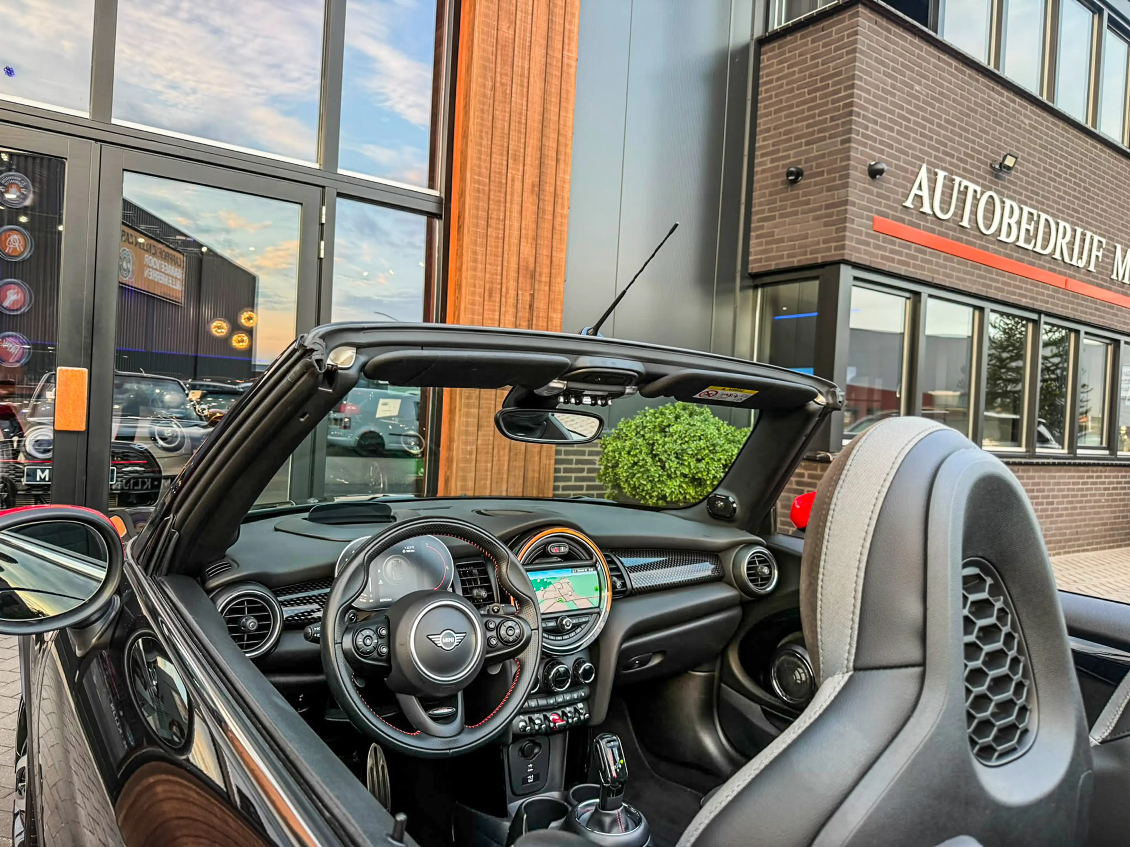 MINI John Cooper Works Cabrio 2.0 F1 aut 231pk Facelift/Camera/Virtual cockpit/H — photo 6