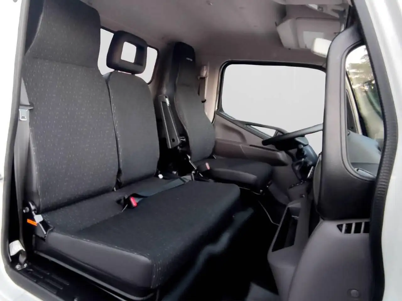 Mitsubishi Canter 2026