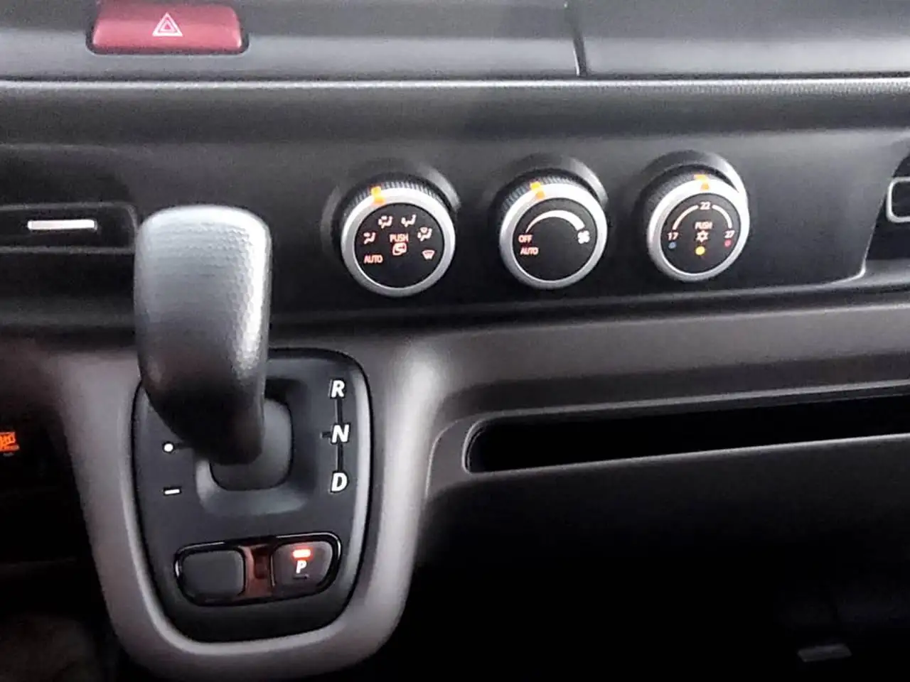 Mitsubishi Canter 2026 — фото 10