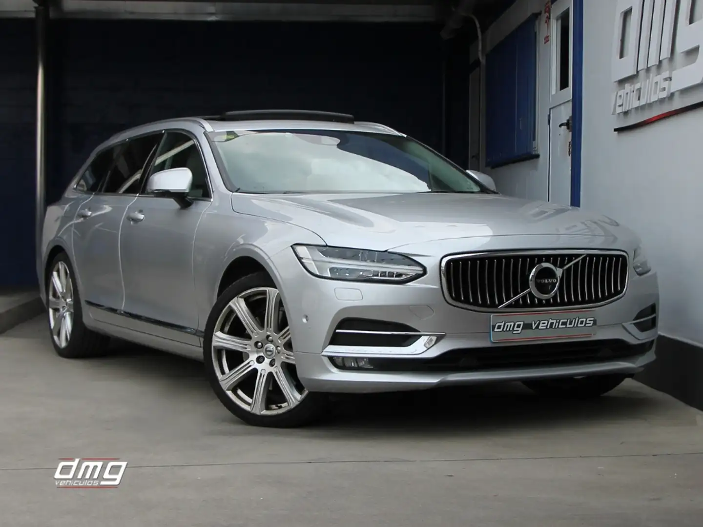 Volvo V90 D5 Inscription AWD Aut. Plateado - 2