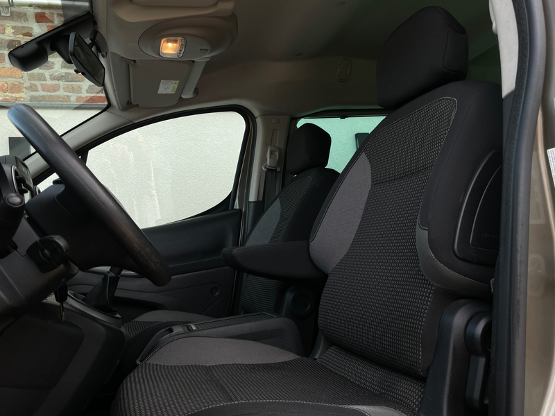 Peugeot Partner 1.6 BLUEHDI/ TEPEE/ 7 PLACES/ GPS/ CLIM BI-ZONE/ CAMÉRA — photo 13
