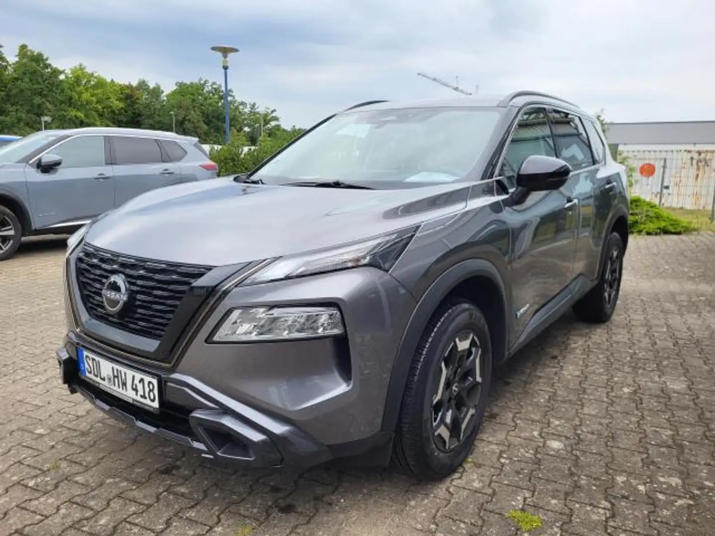 Nissan X-Trail 1,5 VC-T E-POWER 204PS 4X2 N-TREK 5SITZE Gris - 2