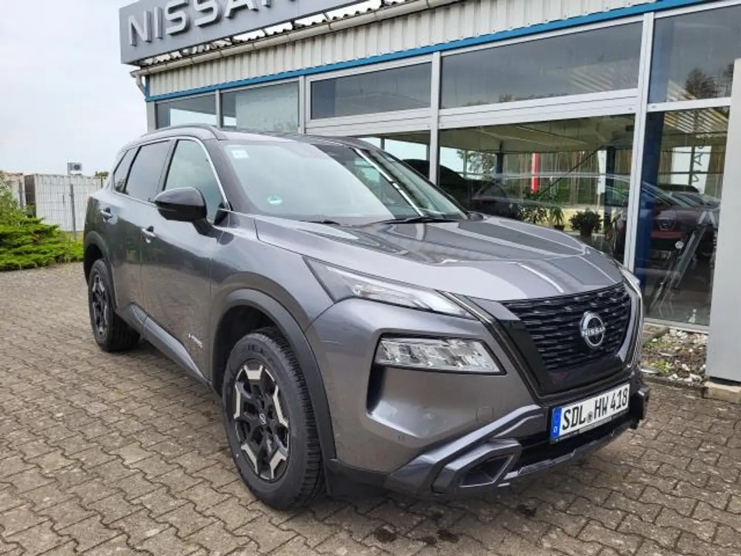 Nissan X-Trail 1,5 VC-T E-POWER 204PS 4X2 N-TREK 5SITZE Gris - 1