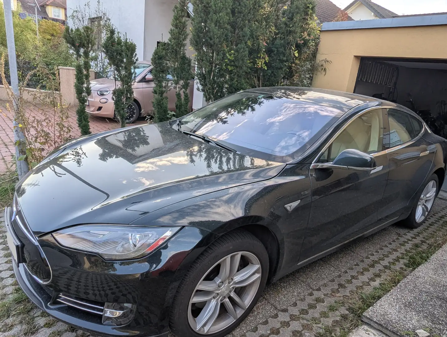Tesla Model S Model S P85 Grün - 2