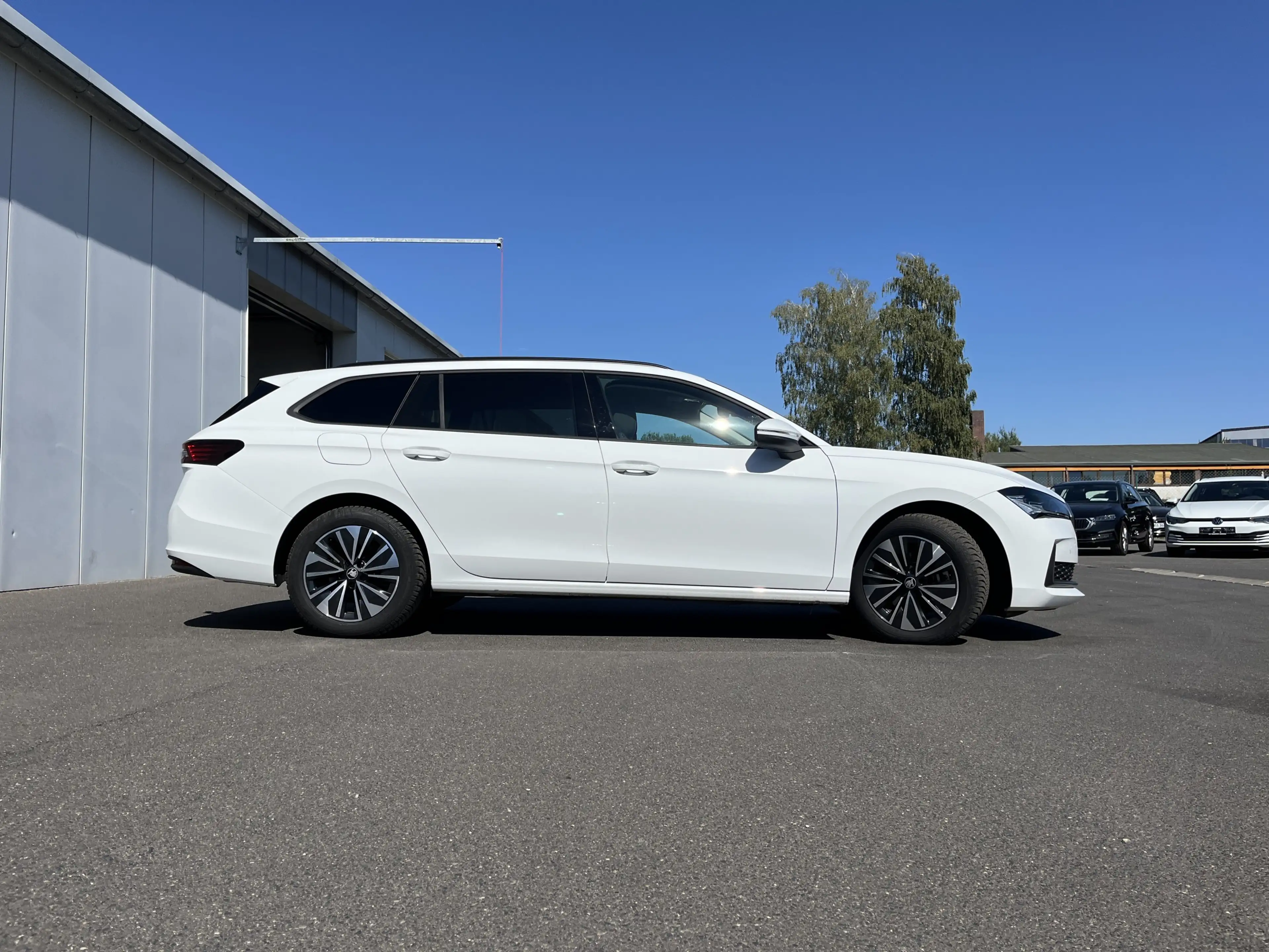 Skoda Superb Combi 2.0 TSI DSG Selection 213€ m.20% Anz. AHK — photo 5