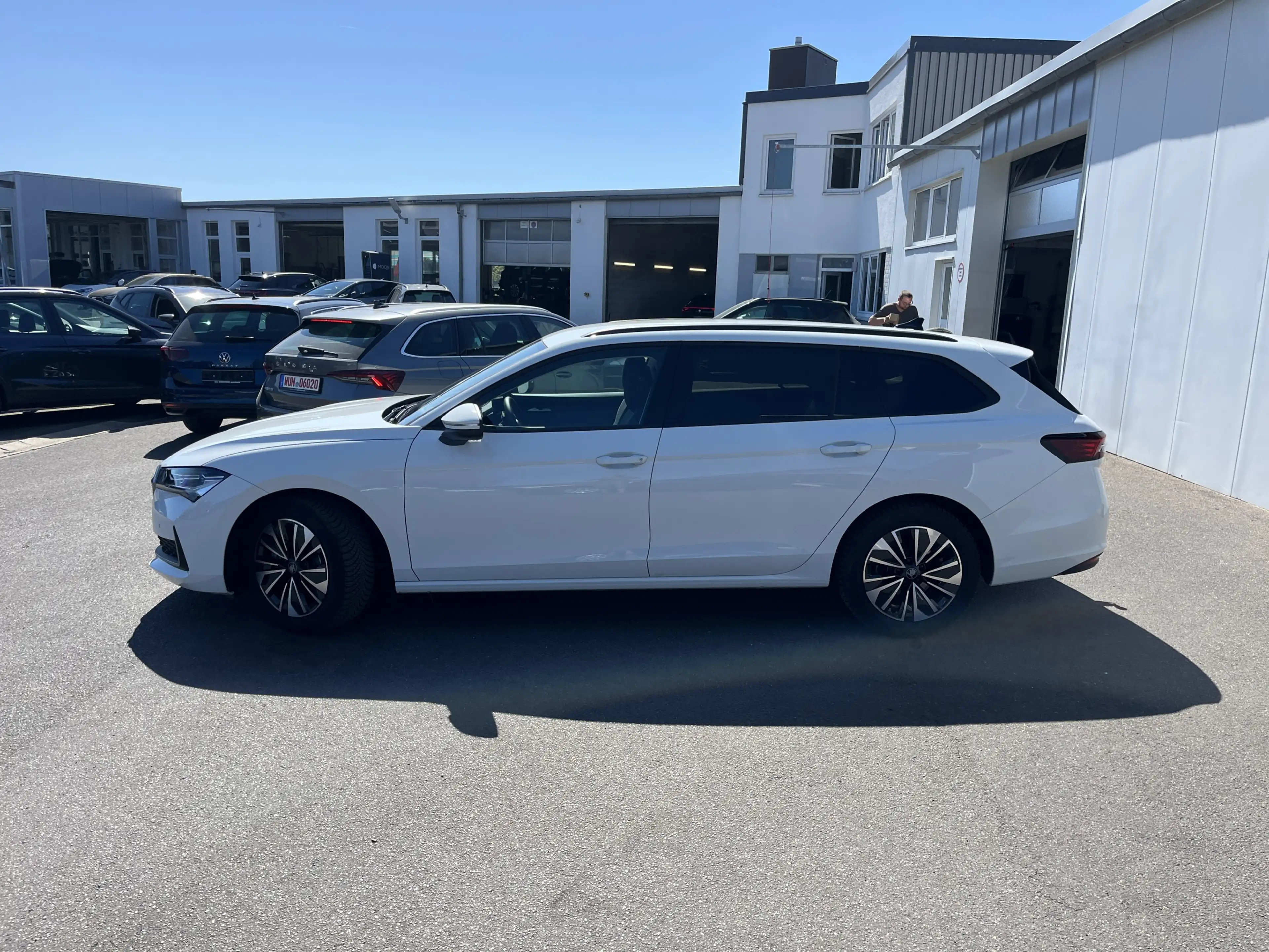Skoda Superb Combi 2.0 TSI DSG Selection 213€ m.20% Anz. AHK — photo 3