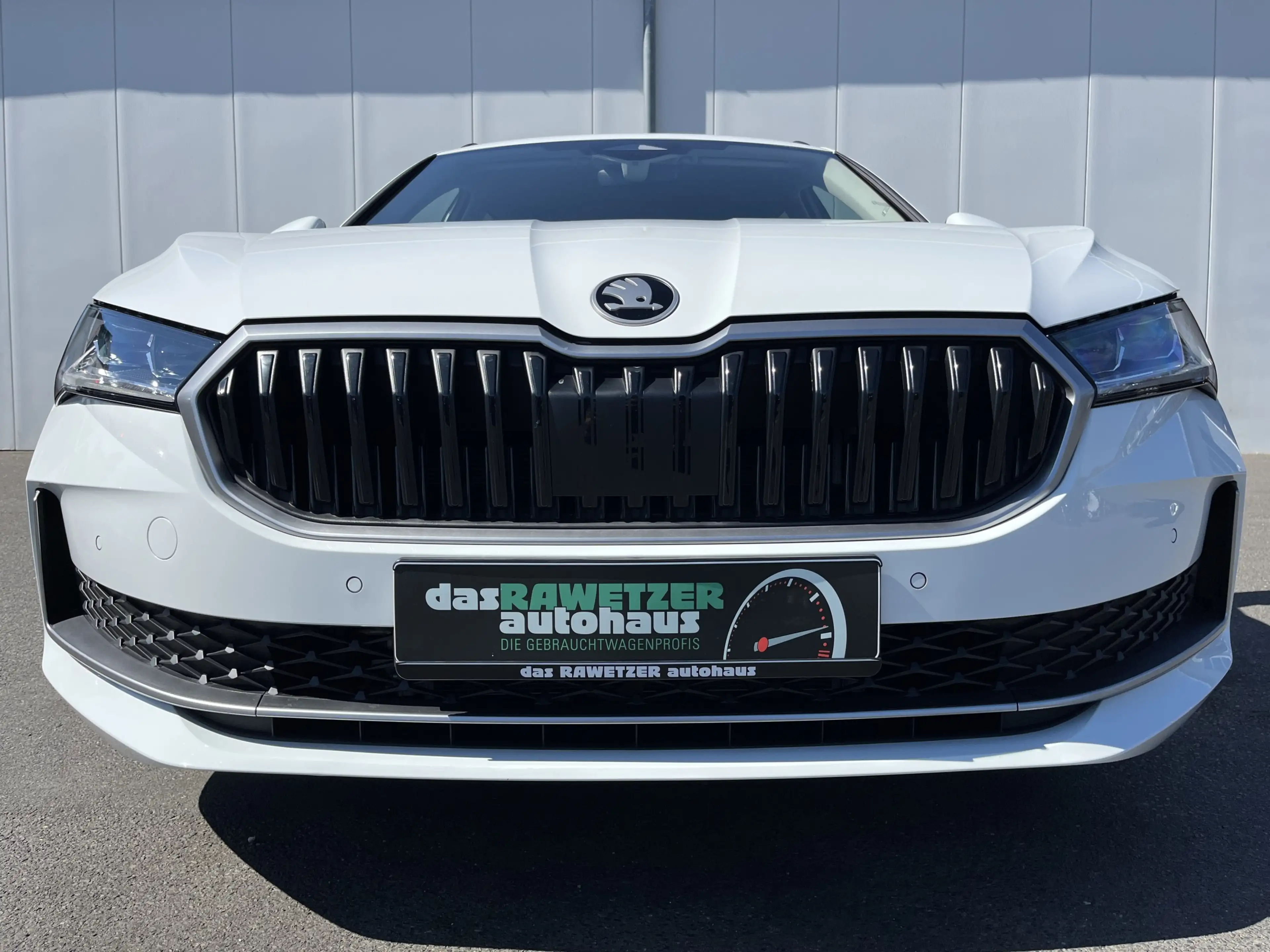Skoda Superb Combi 2.0 TSI DSG Selection 213€ m.20% Anz. AHK — photo 4