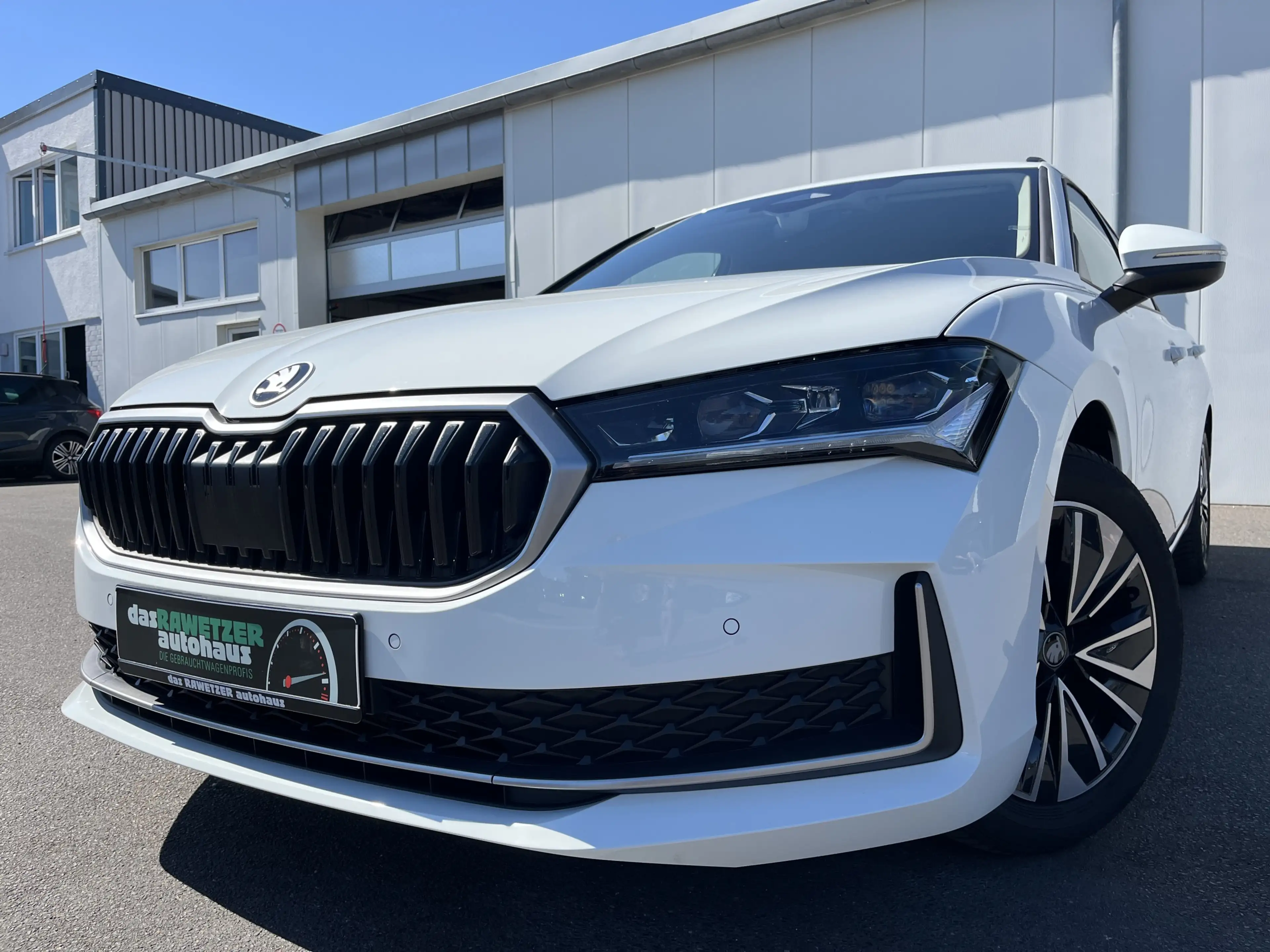 Skoda Superb Combi 2.0 TSI DSG Selection 213€ m.20% Anz. AHK