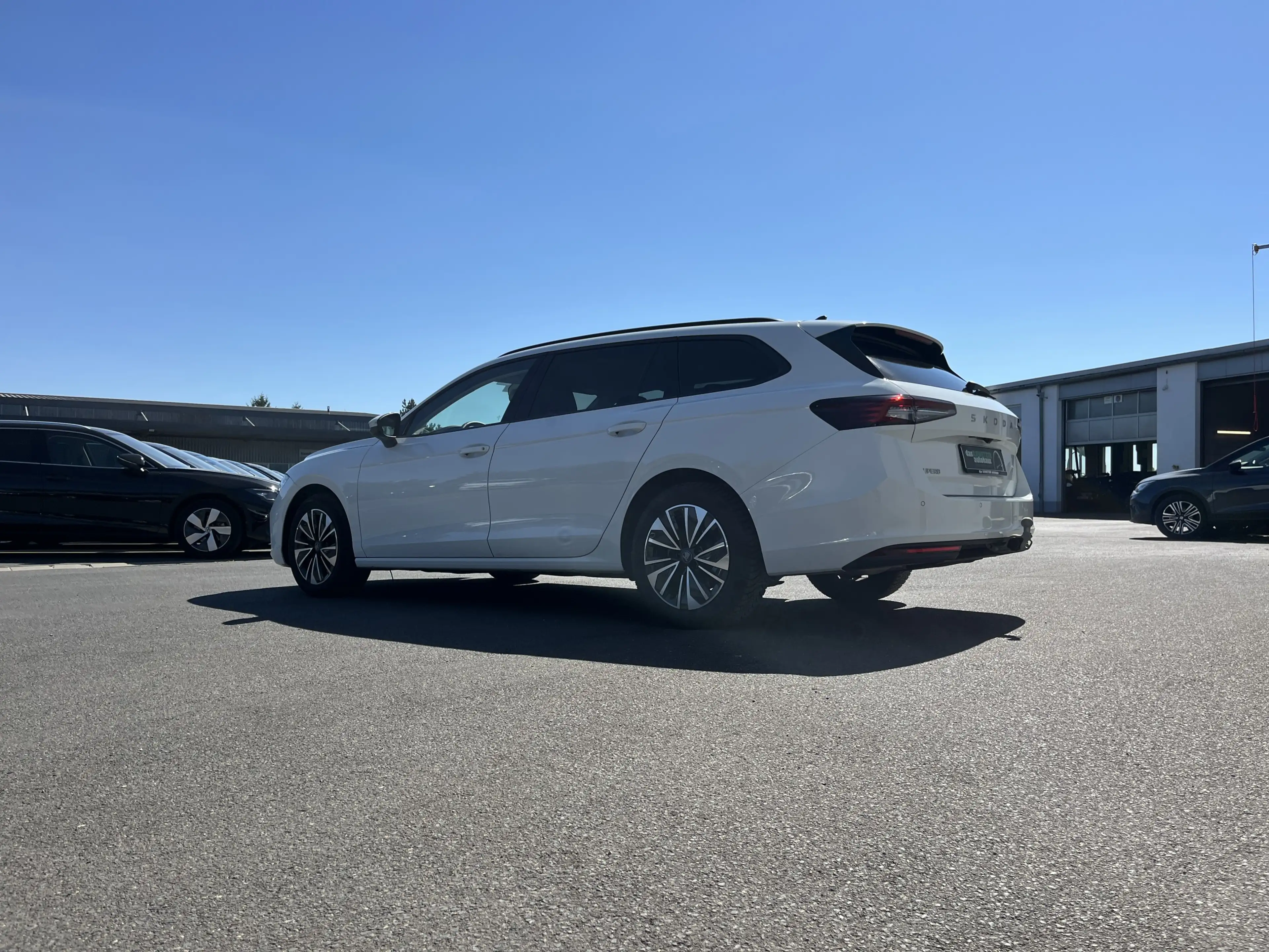 Skoda Superb Combi 2.0 TSI DSG Selection 213€ m.20% Anz. AHK — photo 9