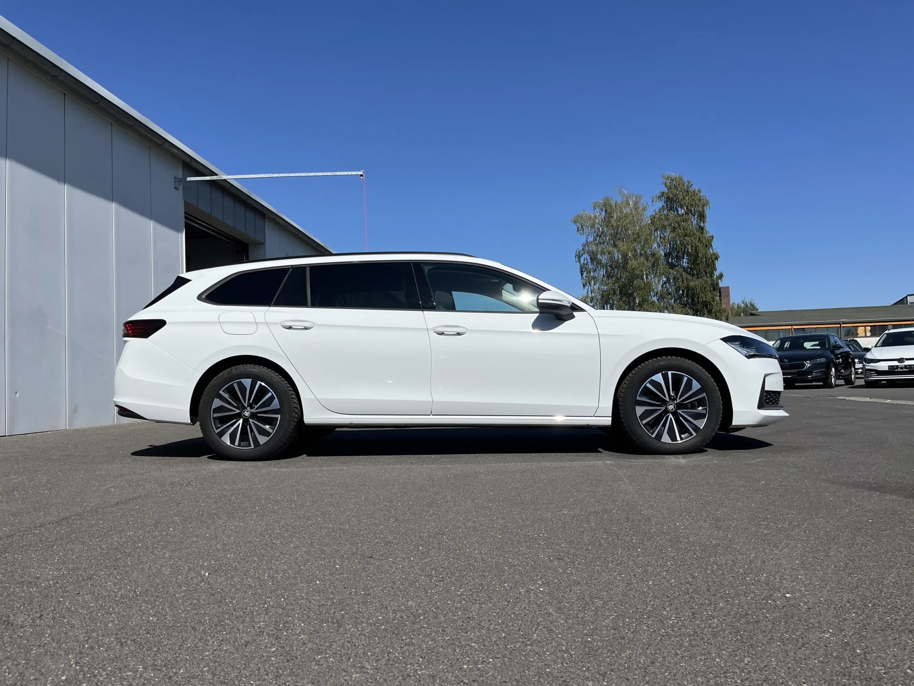 Skoda Superb Combi 2.0 TSI DSG Selection 213€ m.20% Anz. AHK — photo 6