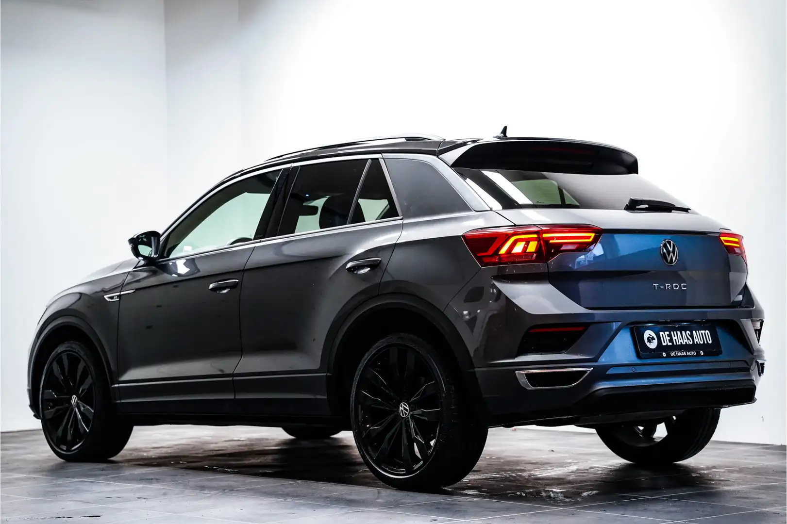 Volkswagen T-Roc 1.5 TSI 2x R-Line|Pano dak|19 inch|Trekhaak|Camera Gris - 2