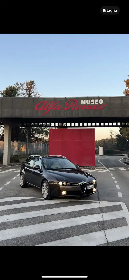 Alfa Romeo 159 SW 2.4 jtdm Distinctive Q4 210cv Brown - 1