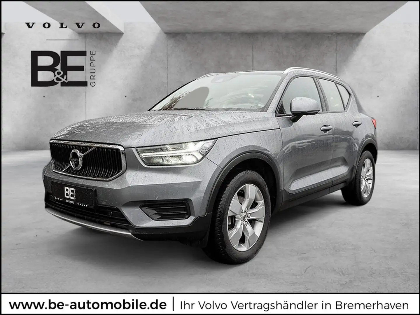 Volvo XC40 T3 Momentum Grijs - 1