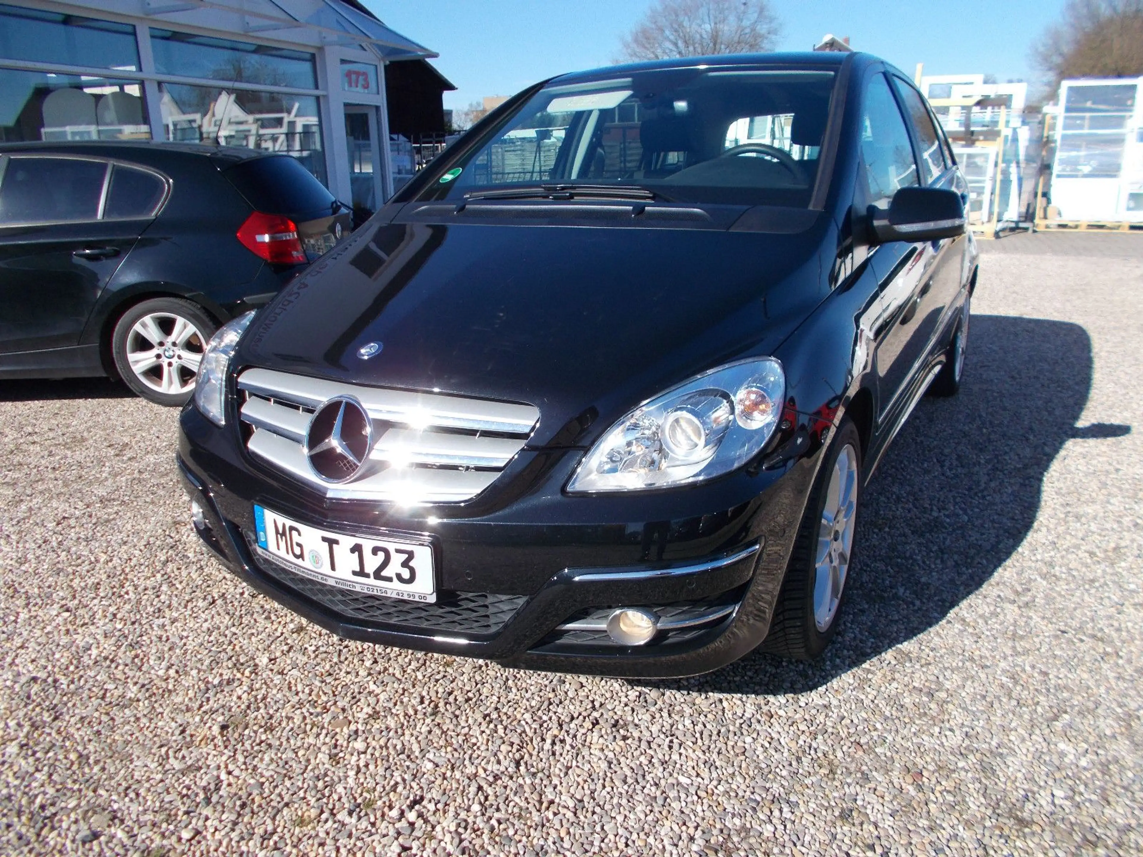 Mercedes-Benz B 200 Autom.Navi,17Zoll Alu,Scheckheft nur 73 Tk — photo 2