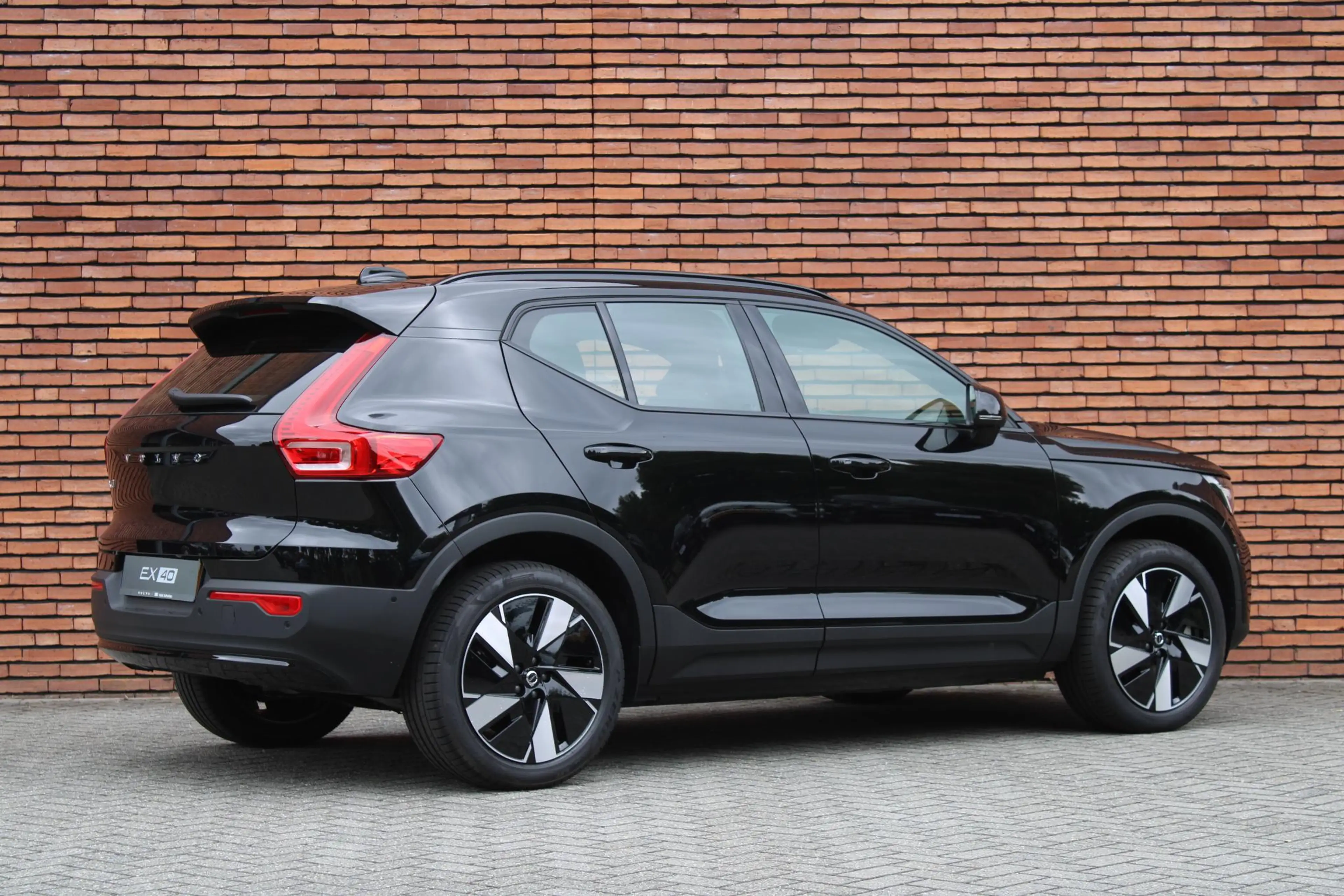 Volvo EX40 Single Motor Extended Range Plus 82 kWh | Trekhaak — photo 2