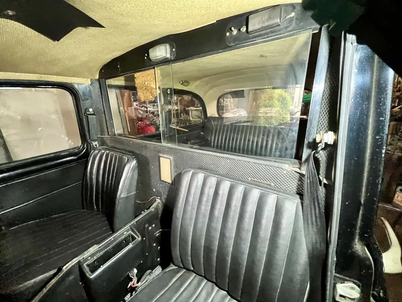 Austin FX4 London Cab, foto 11