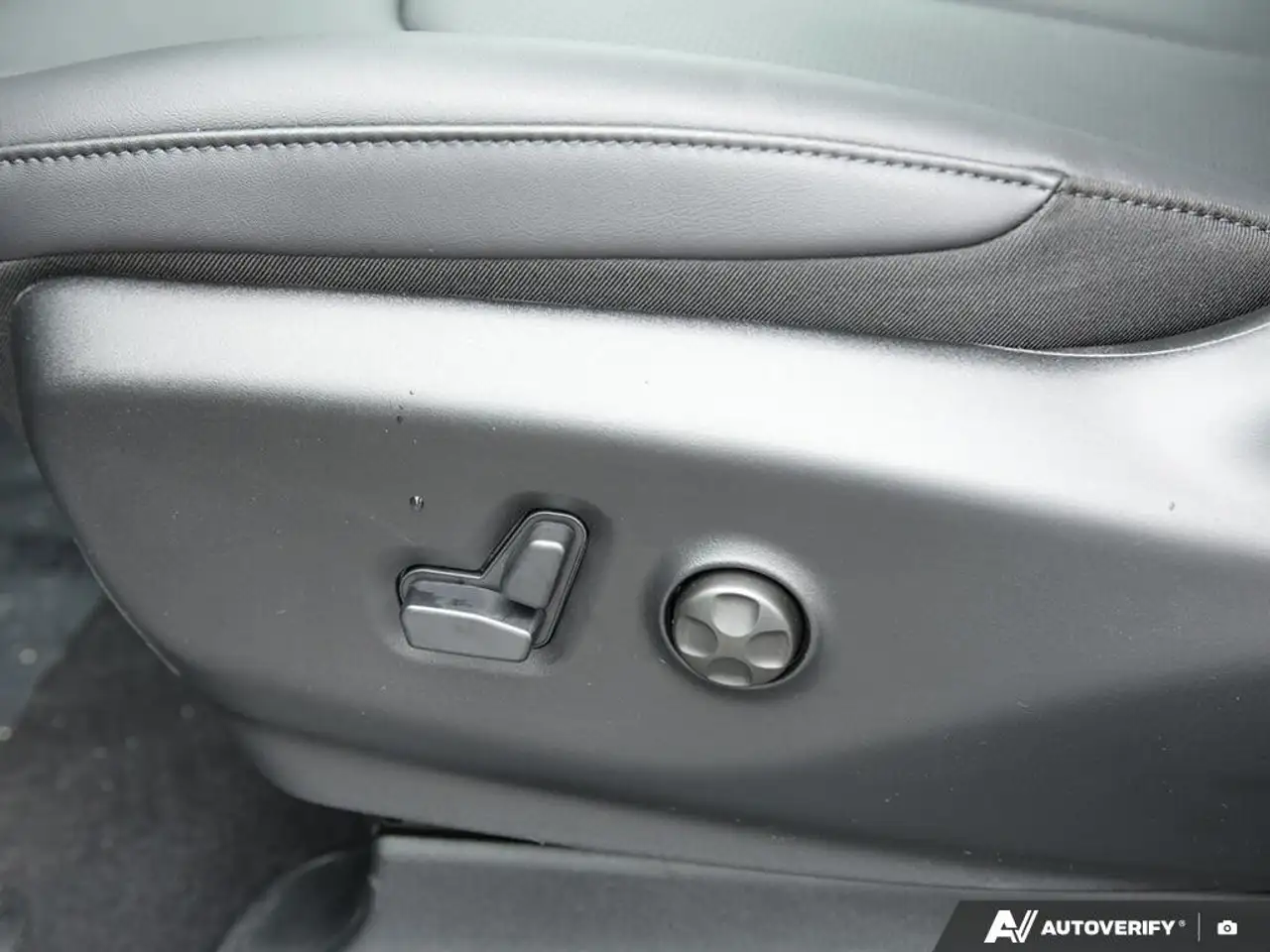 Chrysler Pacifica снимка Chrysler Pacifica