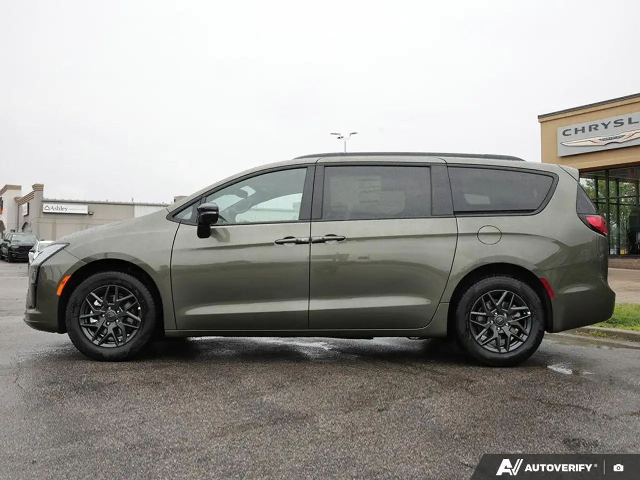 Chrysler Pacifica снимка Chrysler Pacifica