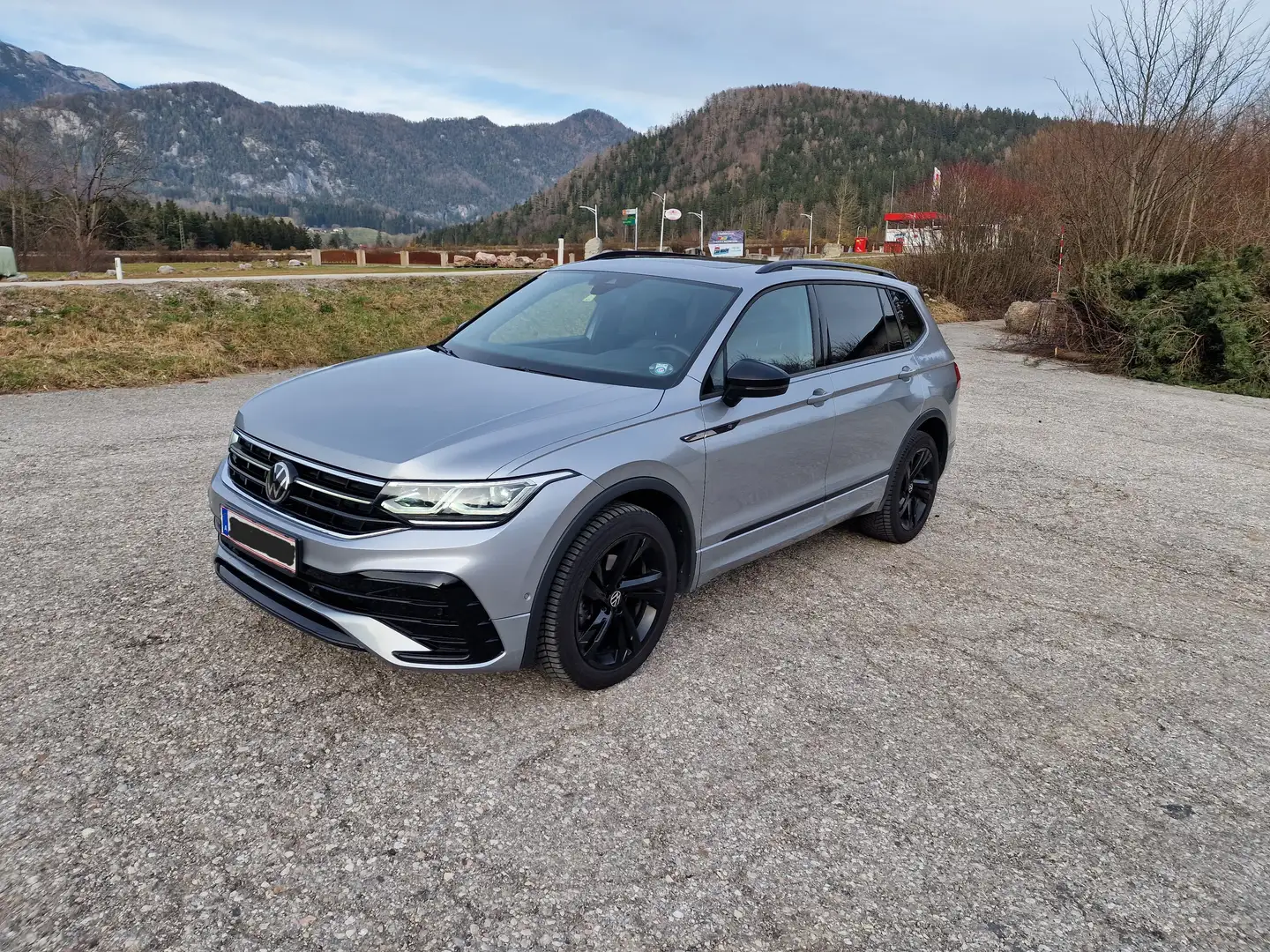 Volkswagen Tiguan Allspace Tiguan 2,0 TDI SCR DSG Allspace R-Line R-Line Silber - 1