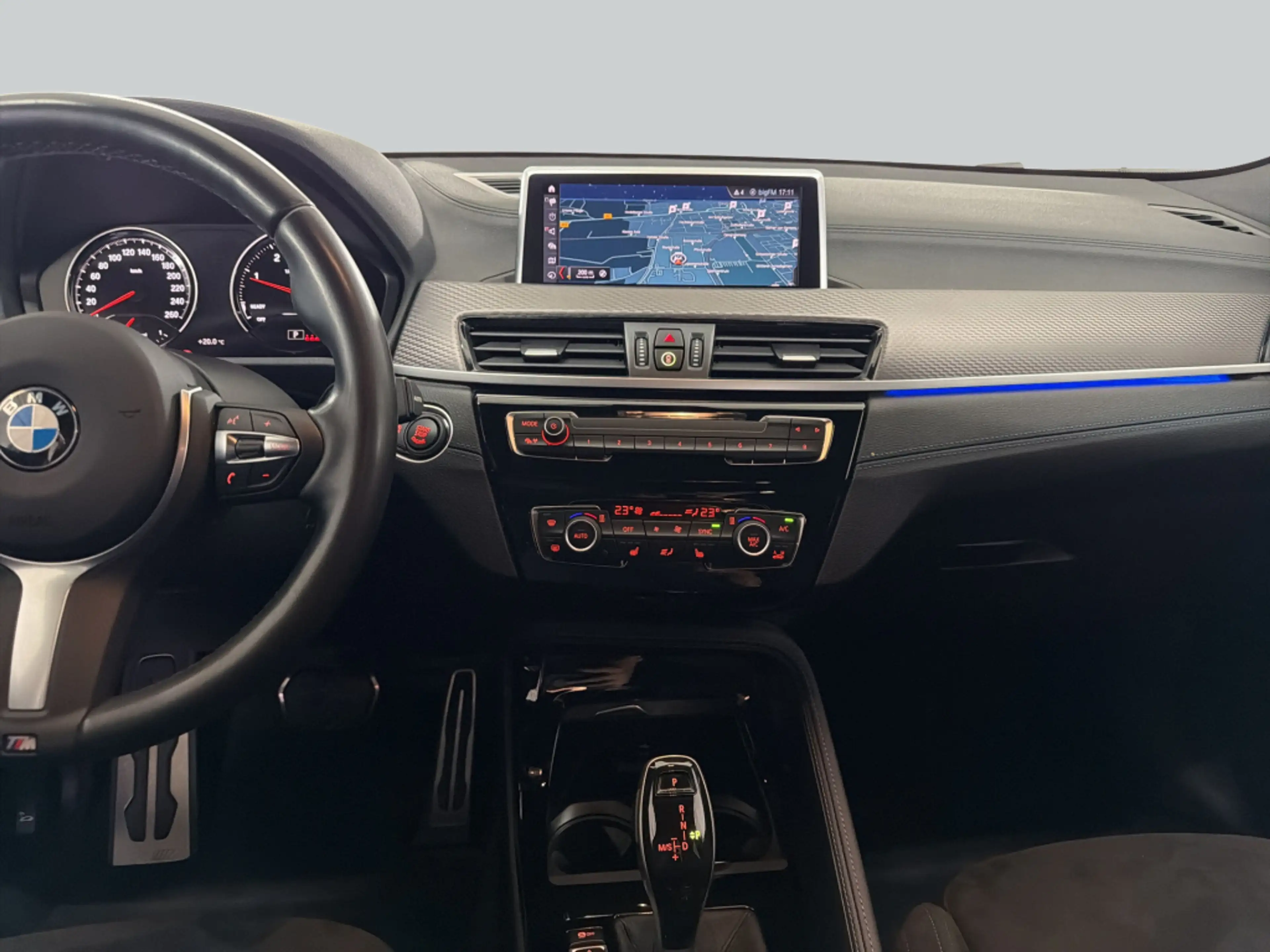 BMW X2 sDrive18d Aut. M-Paket LED HiFi Navi — photo 15