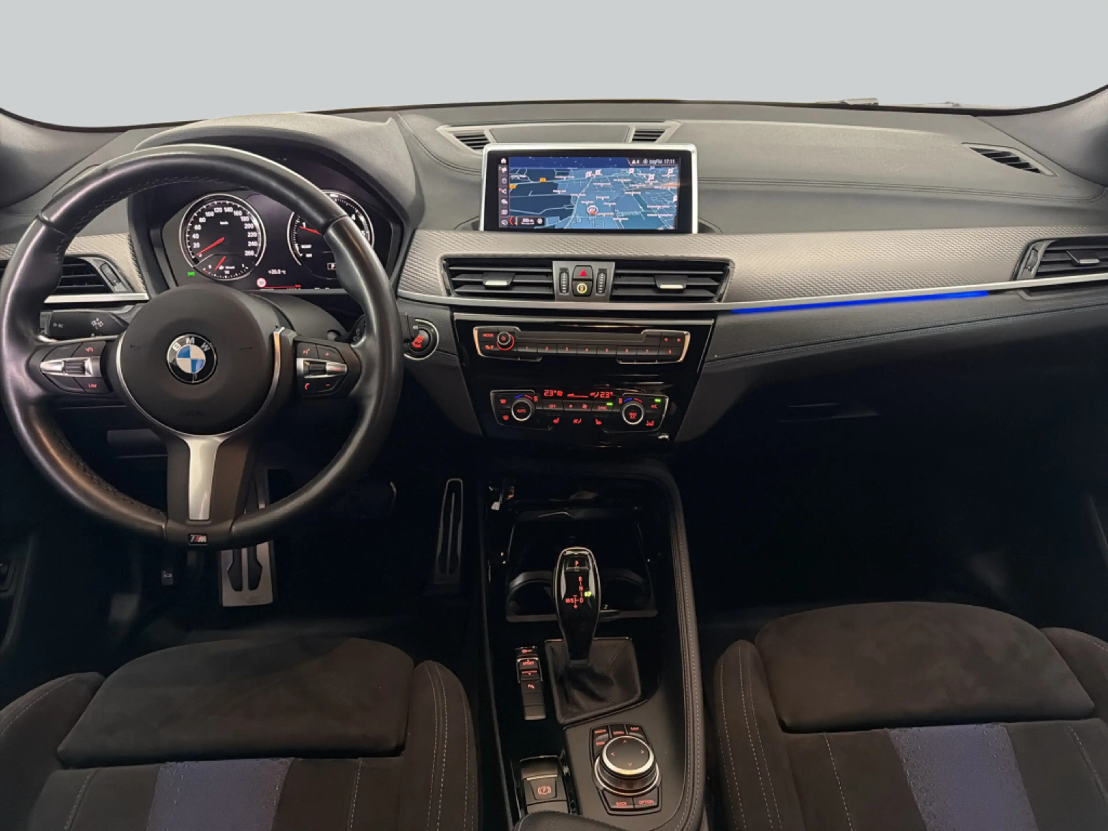 BMW X2 sDrive18d Aut. M-Paket LED HiFi Navi — photo 14