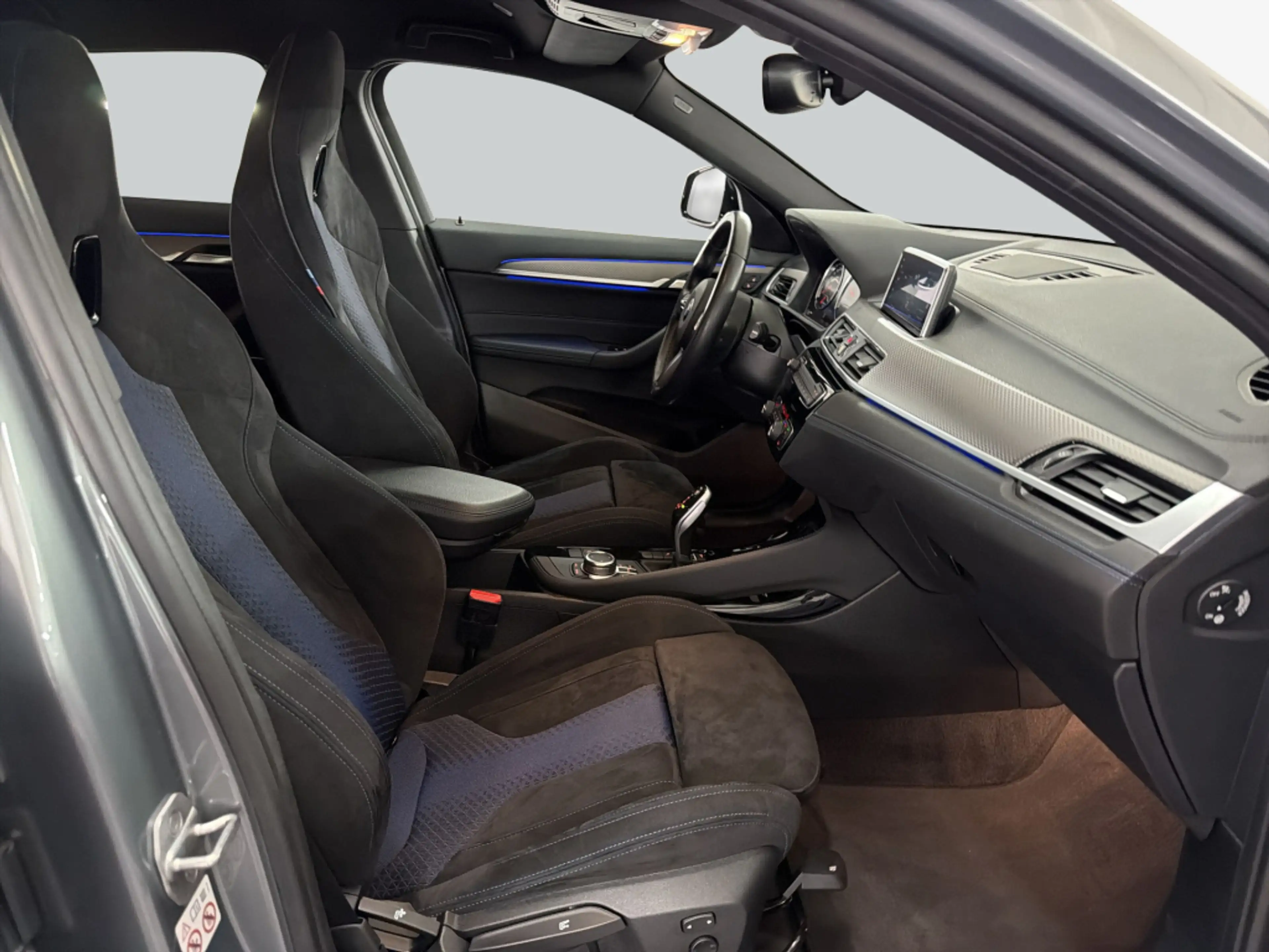 BMW X2 sDrive18d Aut. M-Paket LED HiFi Navi — photo 13