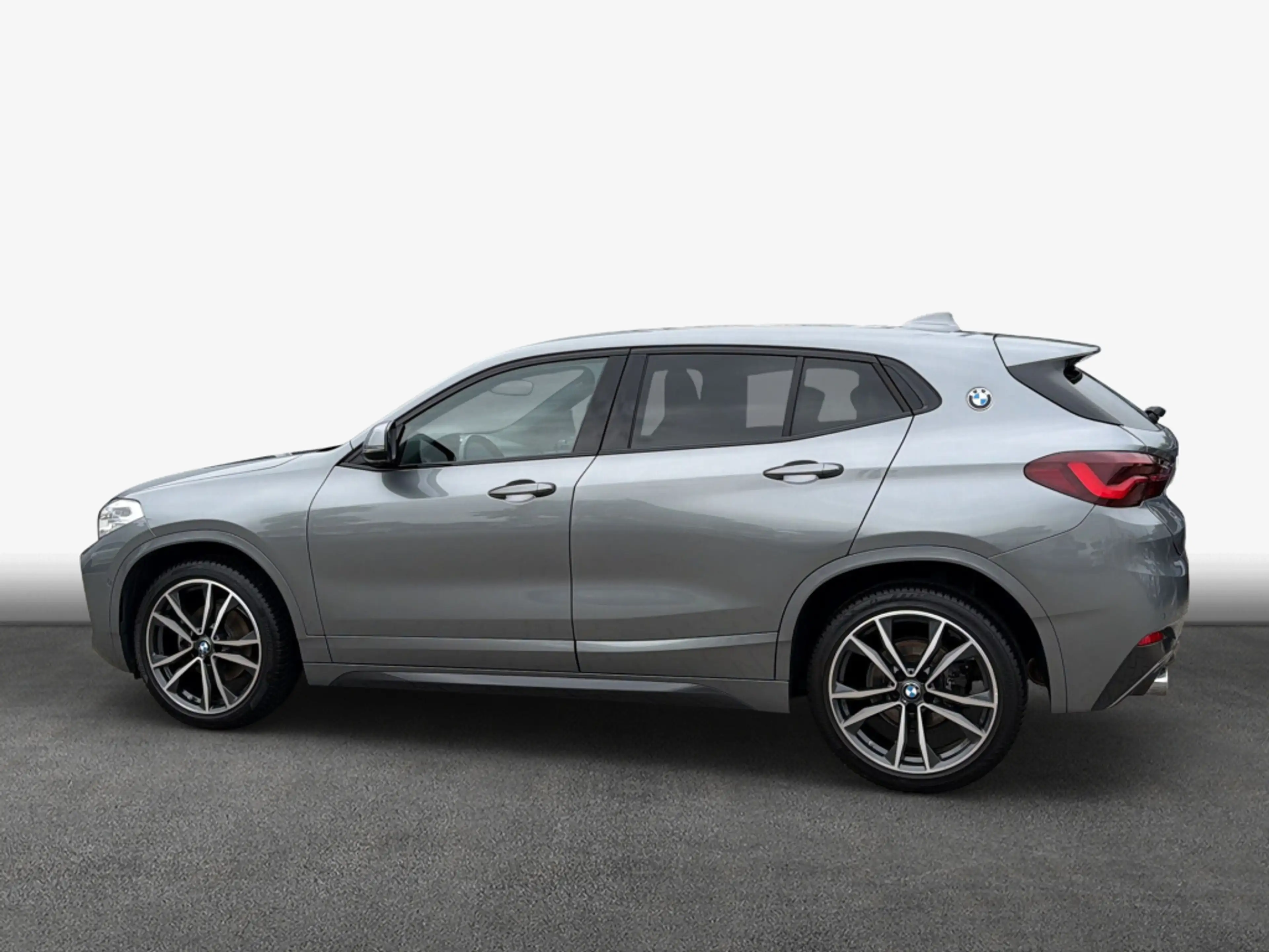 BMW X2 sDrive18d Aut. M-Paket LED HiFi Navi — photo 5