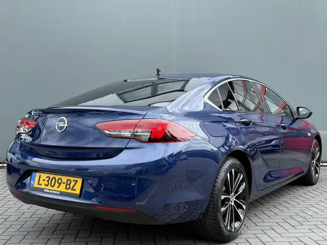 Opel Insignia view 2