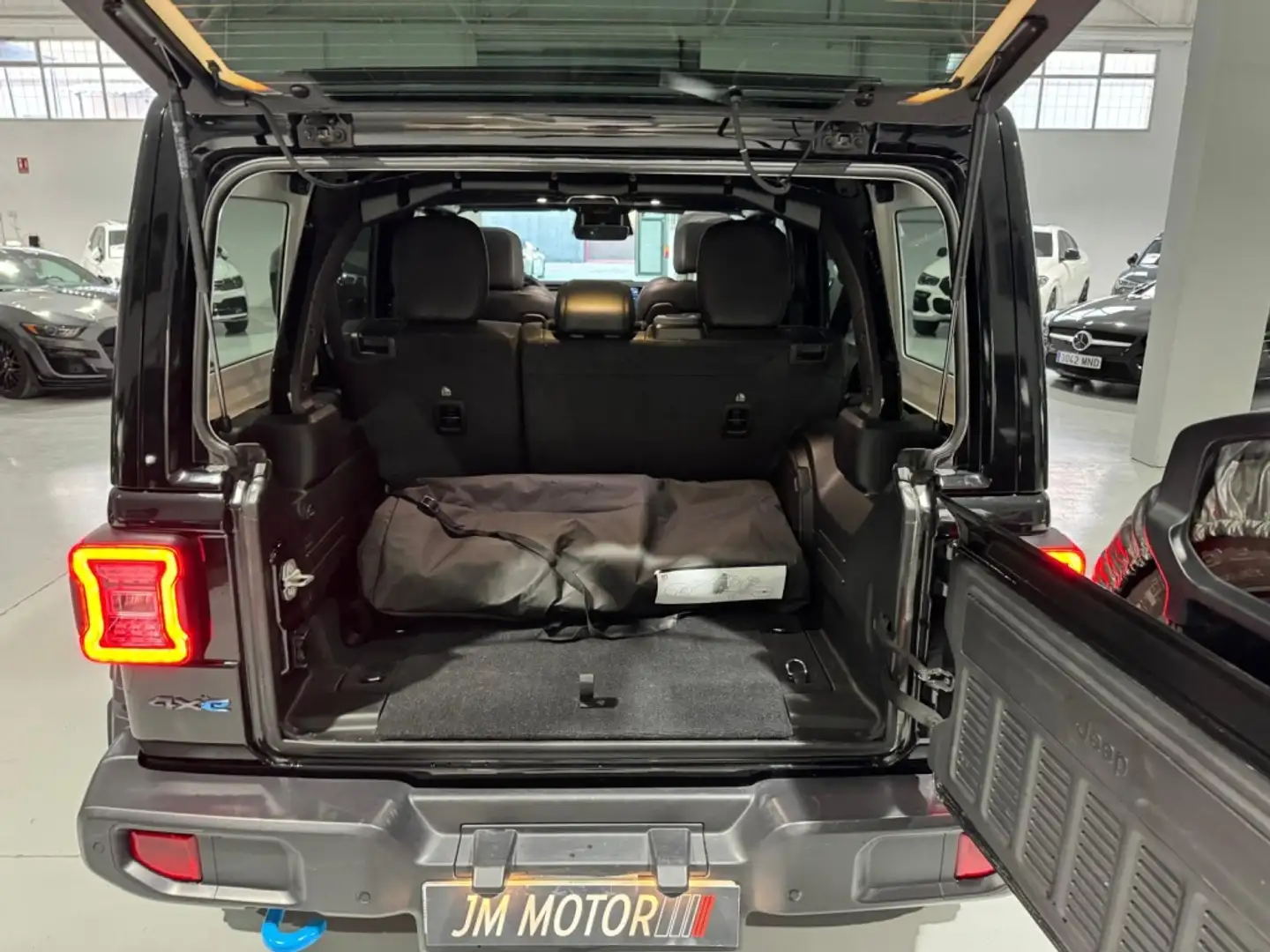 Jeep Wrangler Unlimited 2.0 4xe Rubicon 8ATX 280KW Schwarz - 2