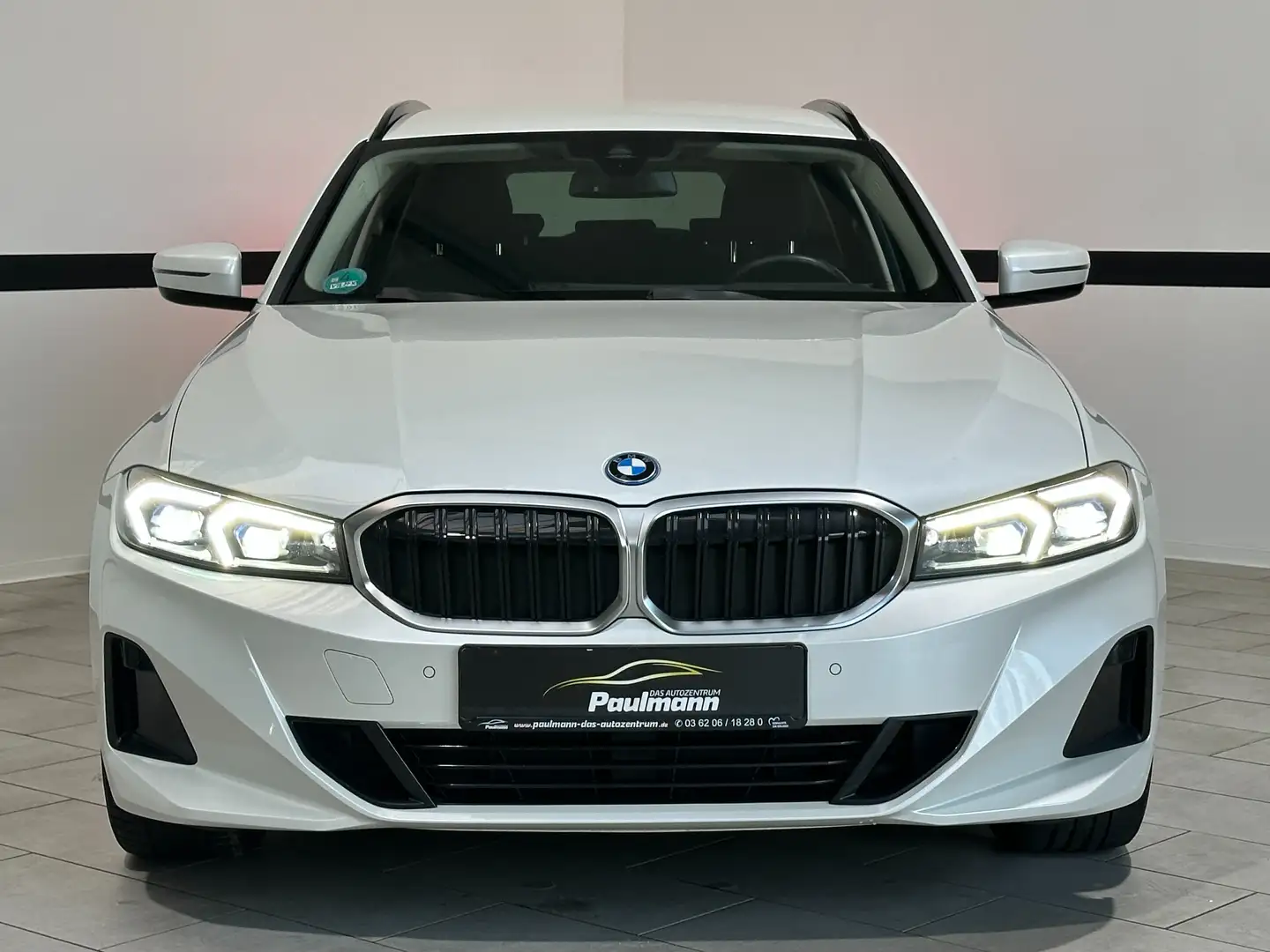BMW 320 320 e Touring Aut. Navi*LED*HUD*Klimaaut.*1.Hand Weiß - 2