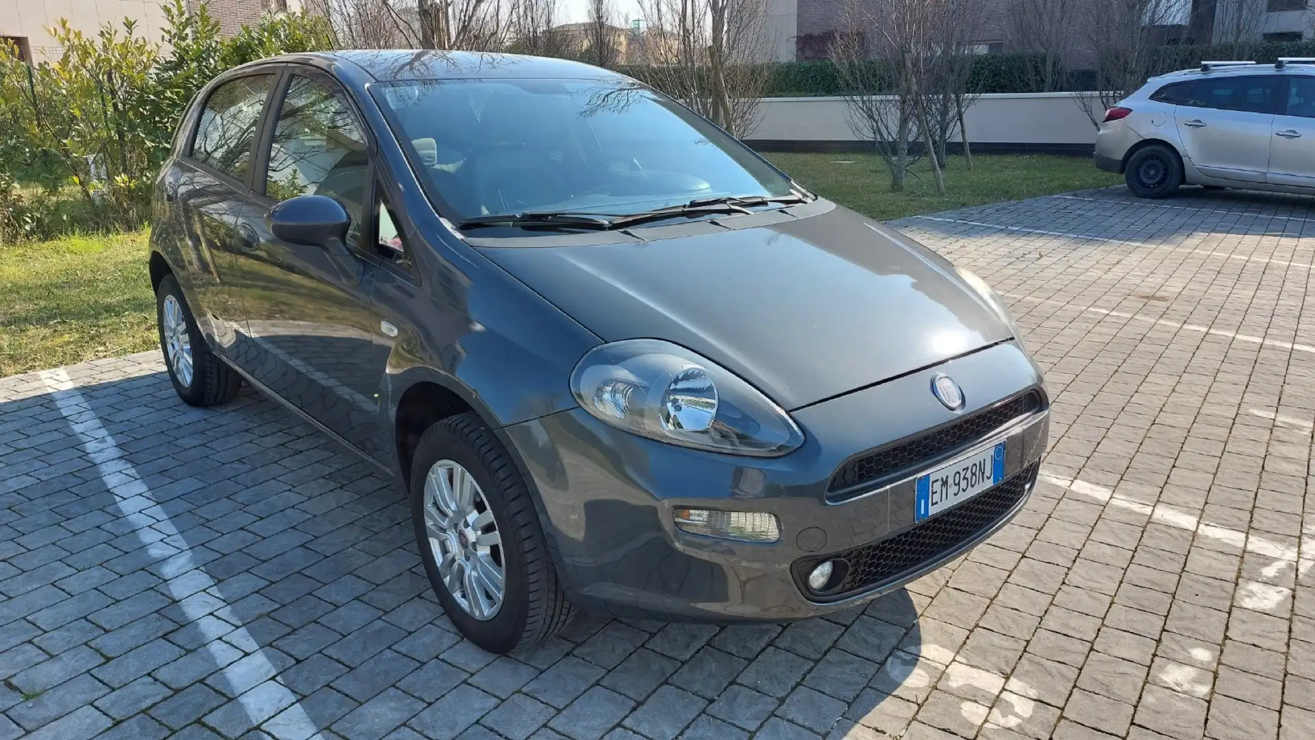 Fiat Punto 5p 1.2 Lounge - 1