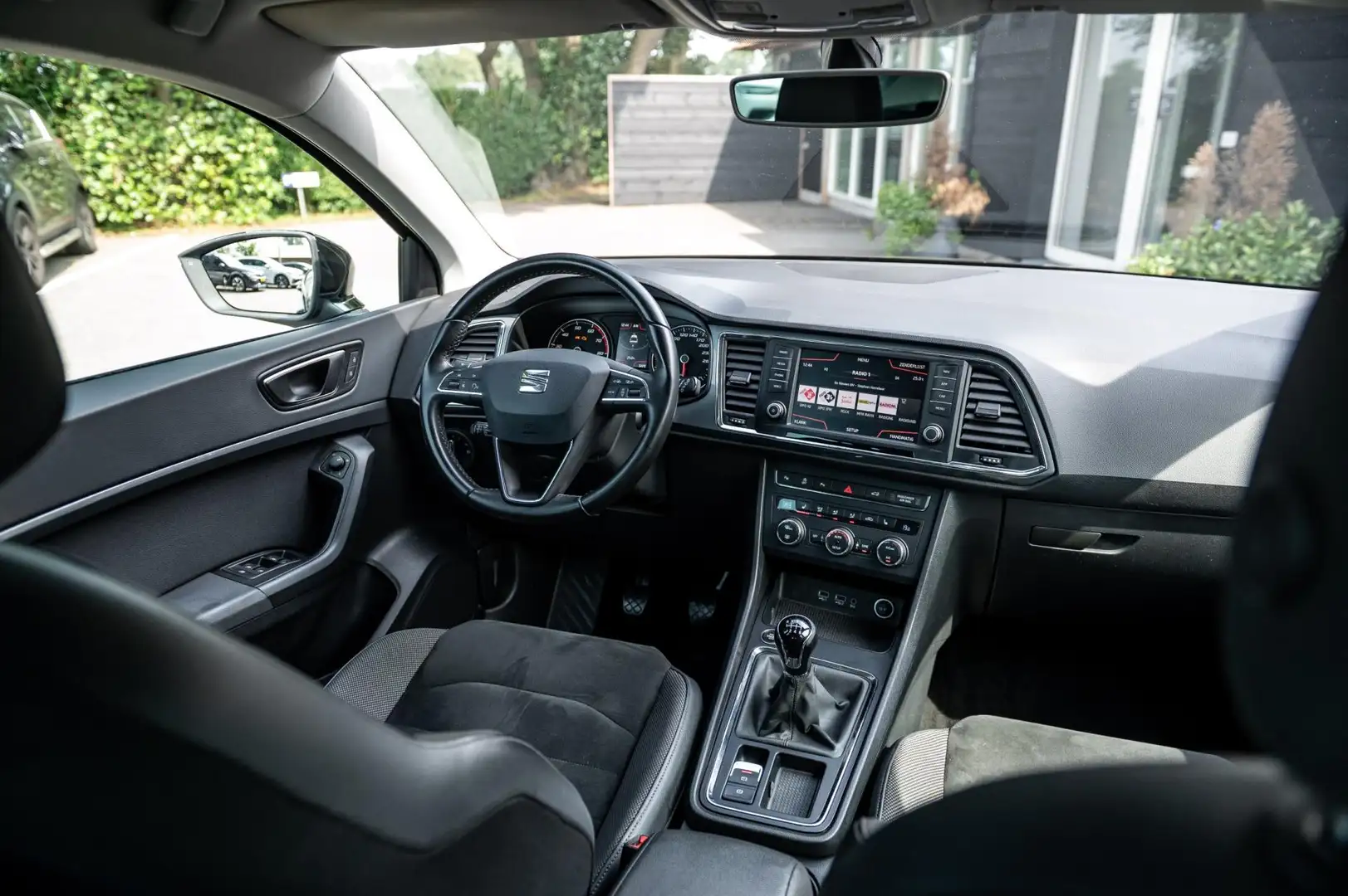 SEAT Ateca 1.0 EcoTSI Style Business Intense Adaptive Cruise Schwarz - 2