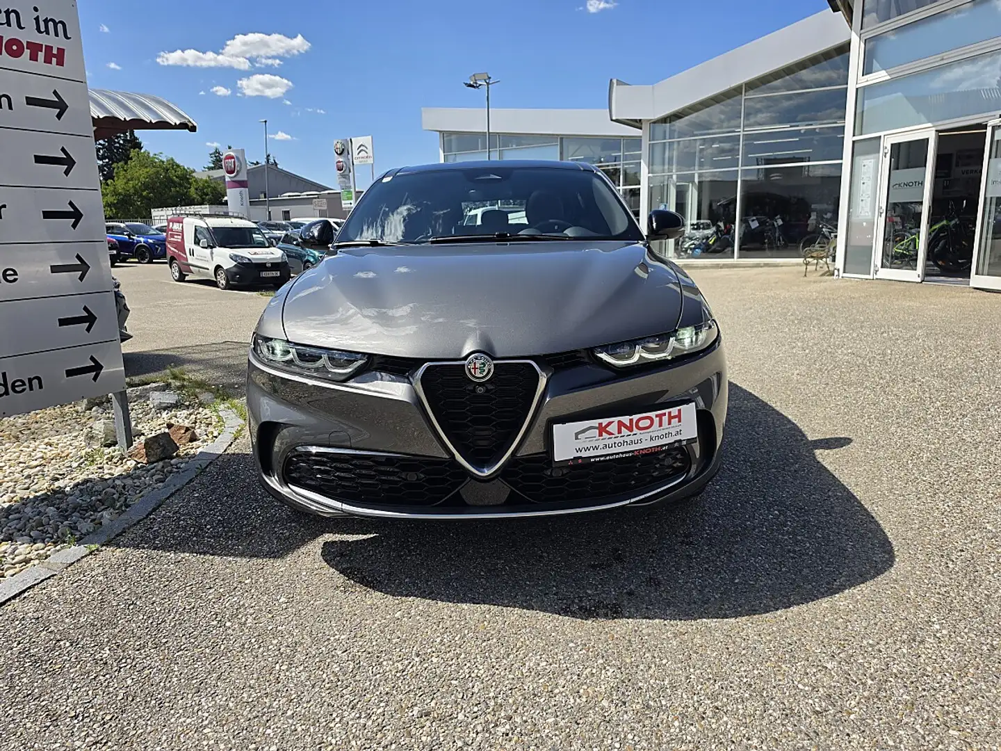 Alfa Romeo Tonale 1.5 T4 48V MHEV VGT DCT Grau - 2